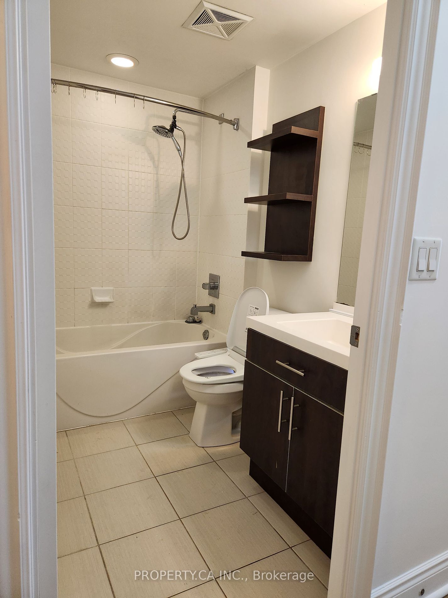 28 Ted Rogers Way, unit 1005 for rent - image #8