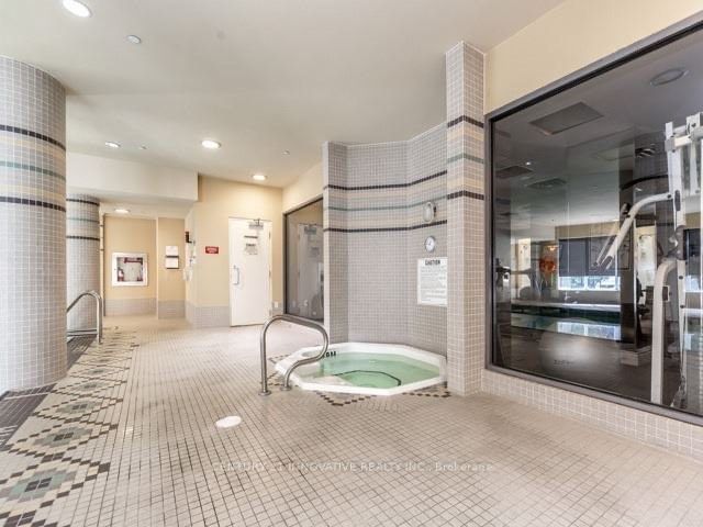 21 Hillcrest Ave S, unit 1402 for sale - image #11