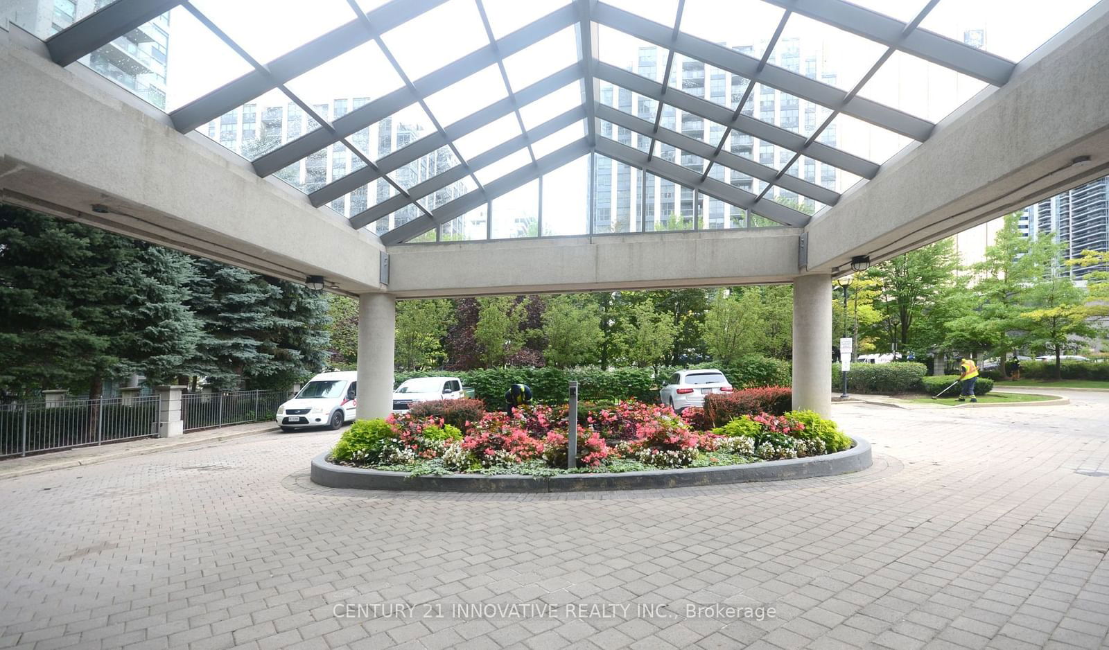 21 Hillcrest Ave S, unit 1402 for sale - image #15