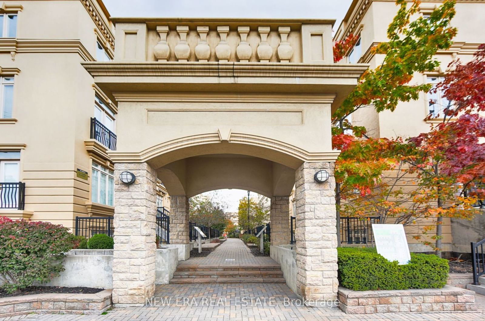 The Gardens at Queen Townhouses, Downtown, Toronto