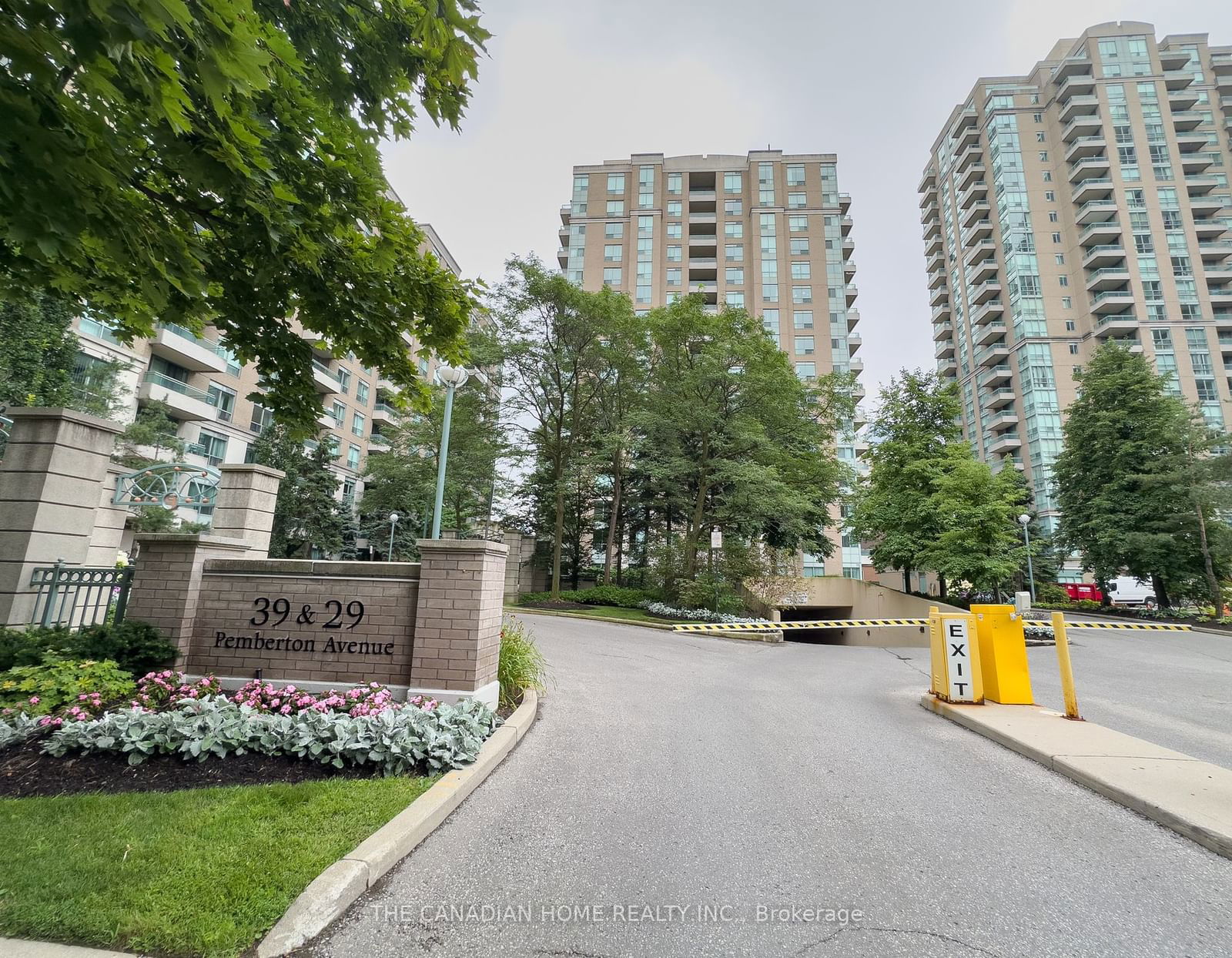 29 Pemberton Ave, unit 707 for sale - image #2