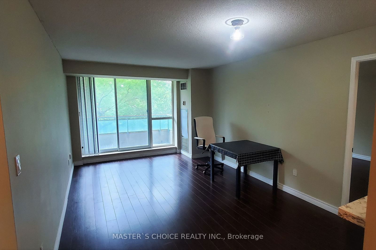 39 Pemberton Ave, unit 309 for rent - image #5