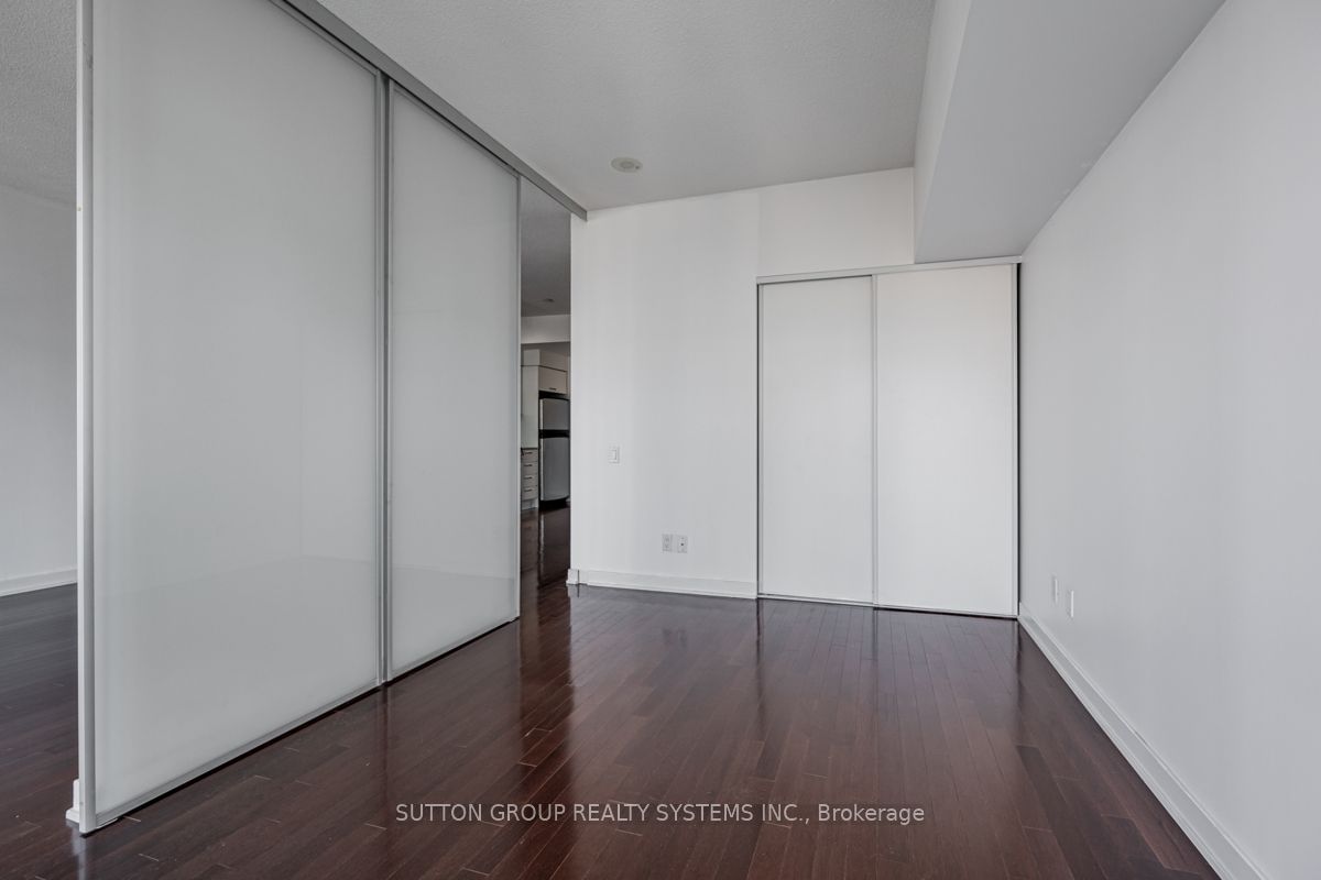 33 Charles St E, unit 1606 for rent - image #11