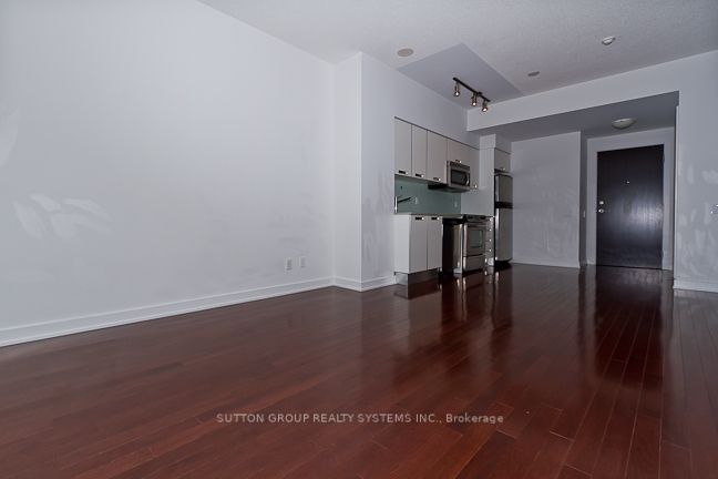 33 Charles St E, unit 1606 for rent