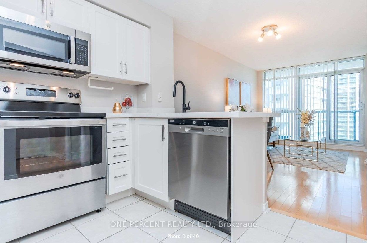 30 Harrison Garden Blvd, unit 2109 for rent - image #8