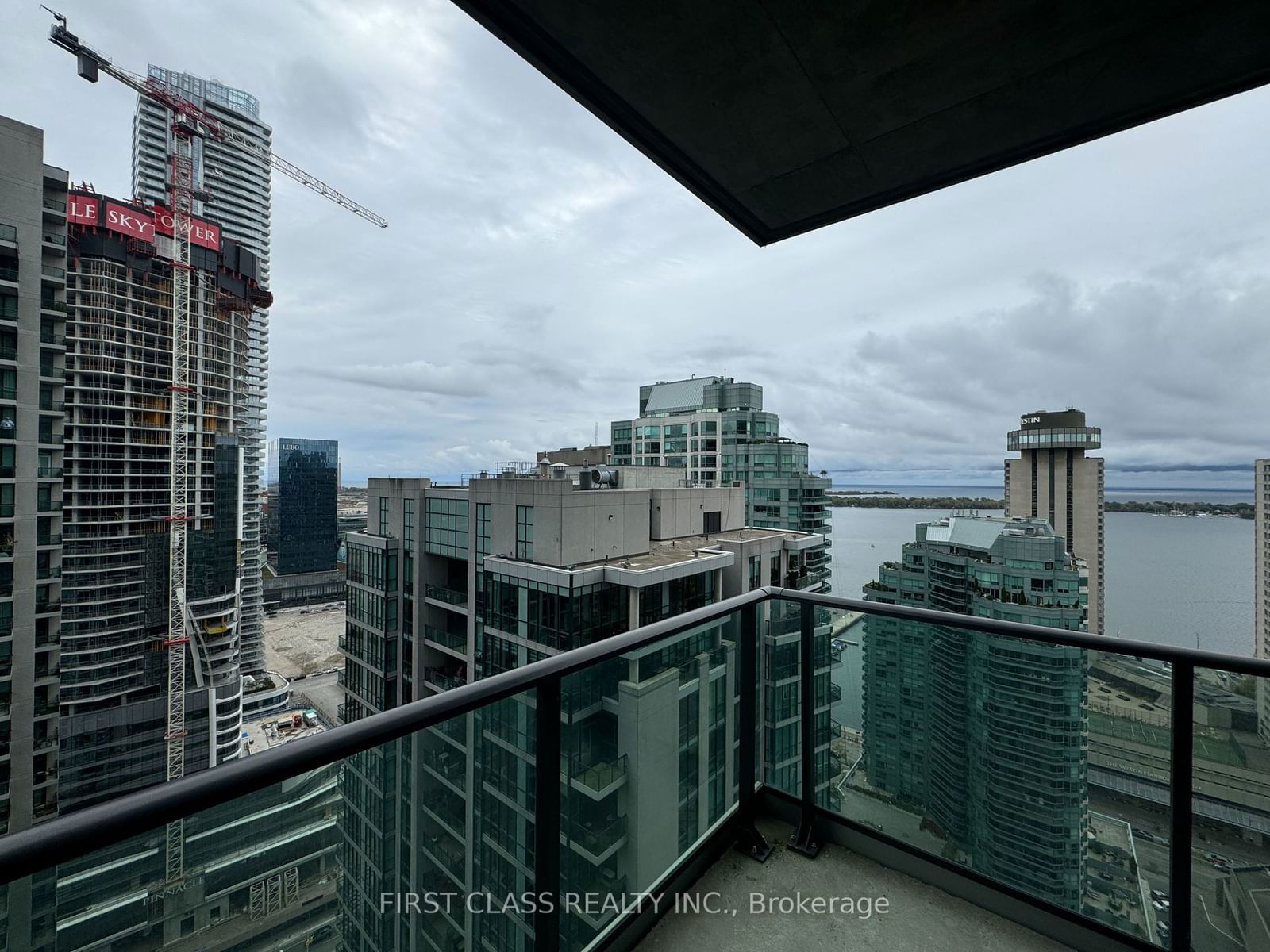 18 Harbour St, unit 3108 for rent