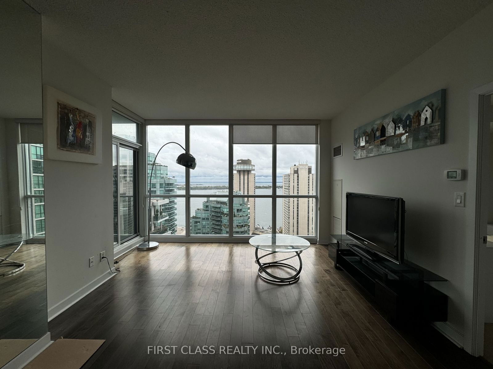 18 Harbour St, unit 3108 for rent