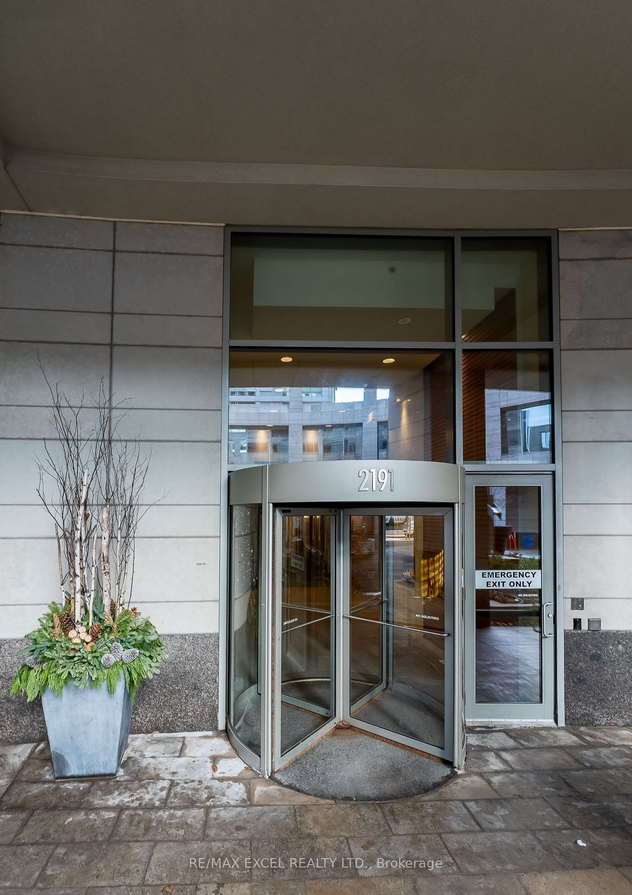 2191 Yonge St, unit Loft #4 for sale - image #29