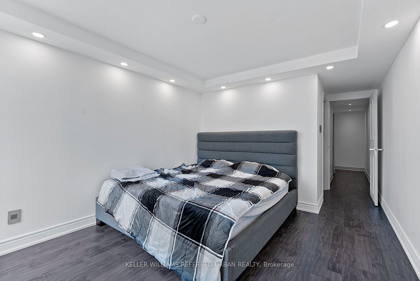 33 Harbour Sq, unit 1231 for rent