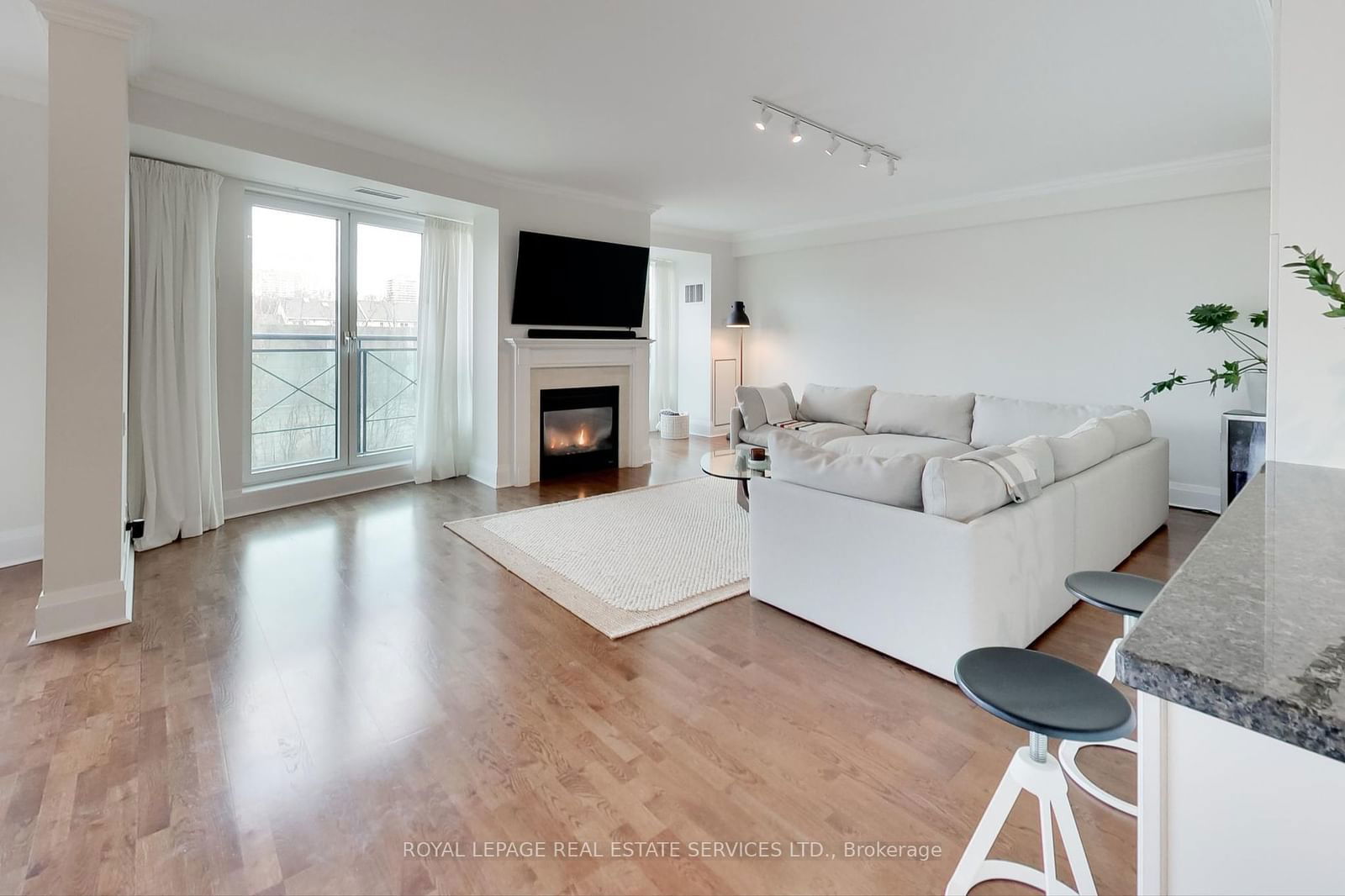 20 Scrivener Sq, unit 313 for sale - image #21