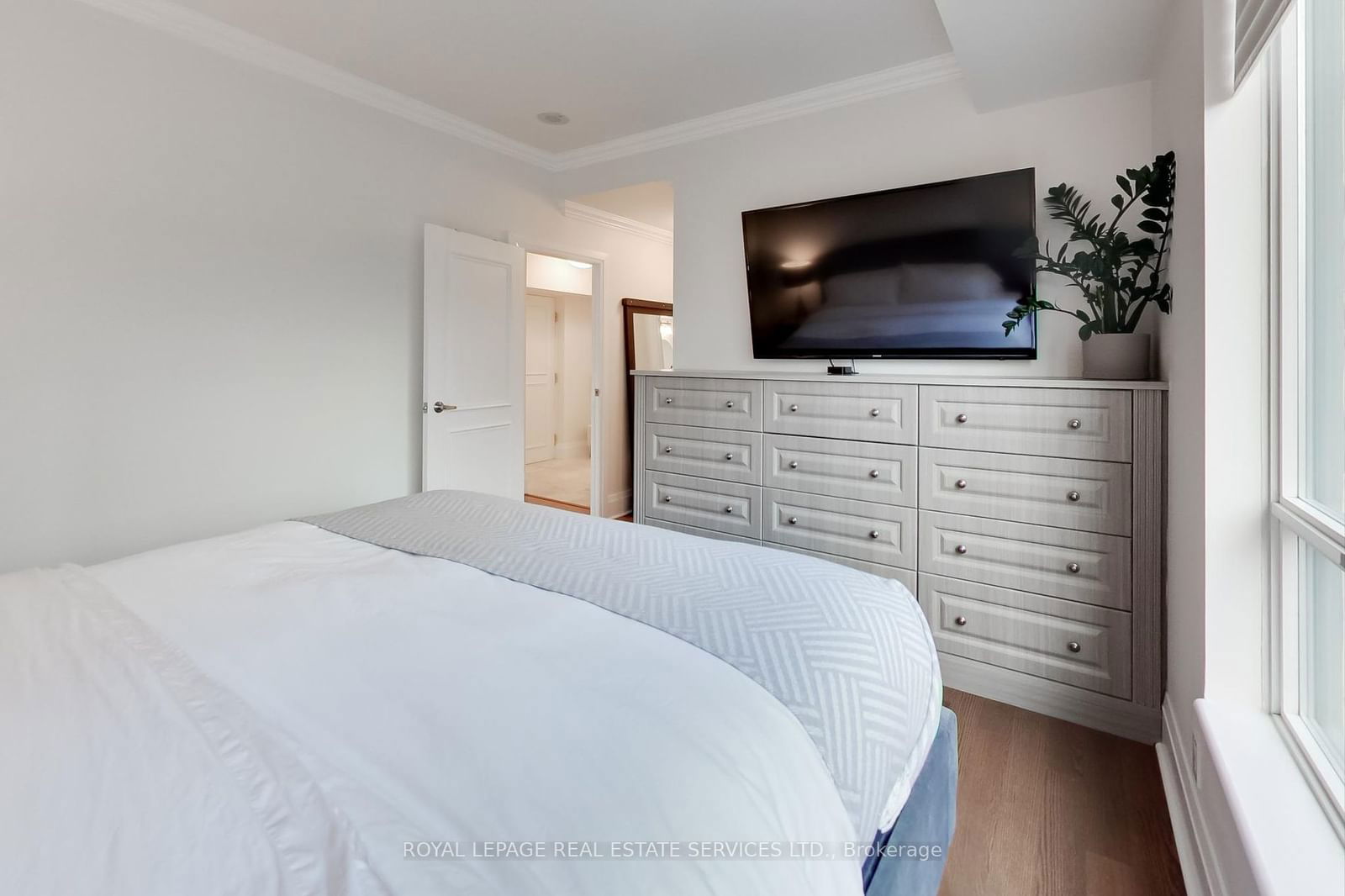 20 Scrivener Sq, unit 313 for sale - image #7