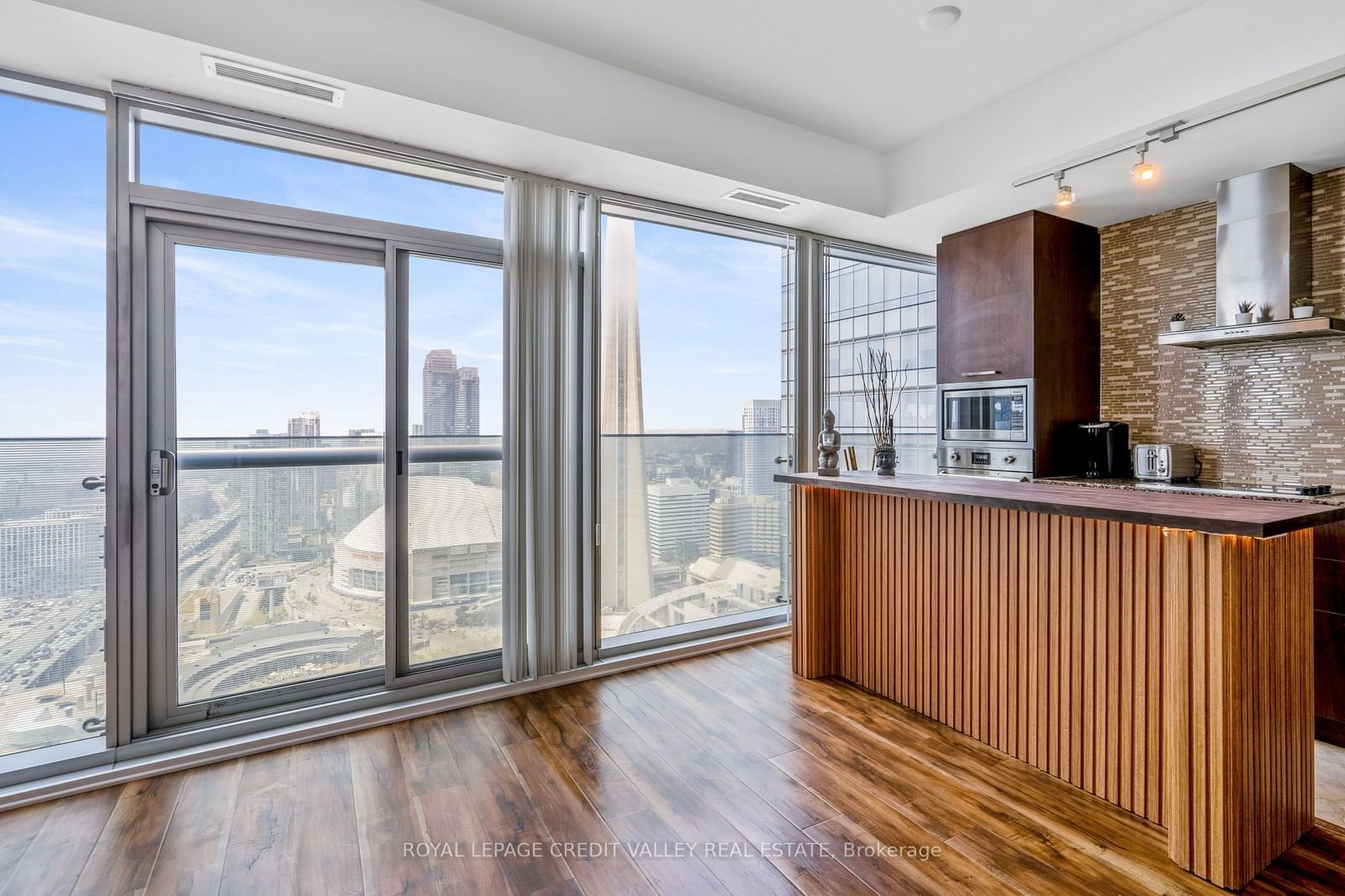 14 York St, unit 4207 for sale - image #4