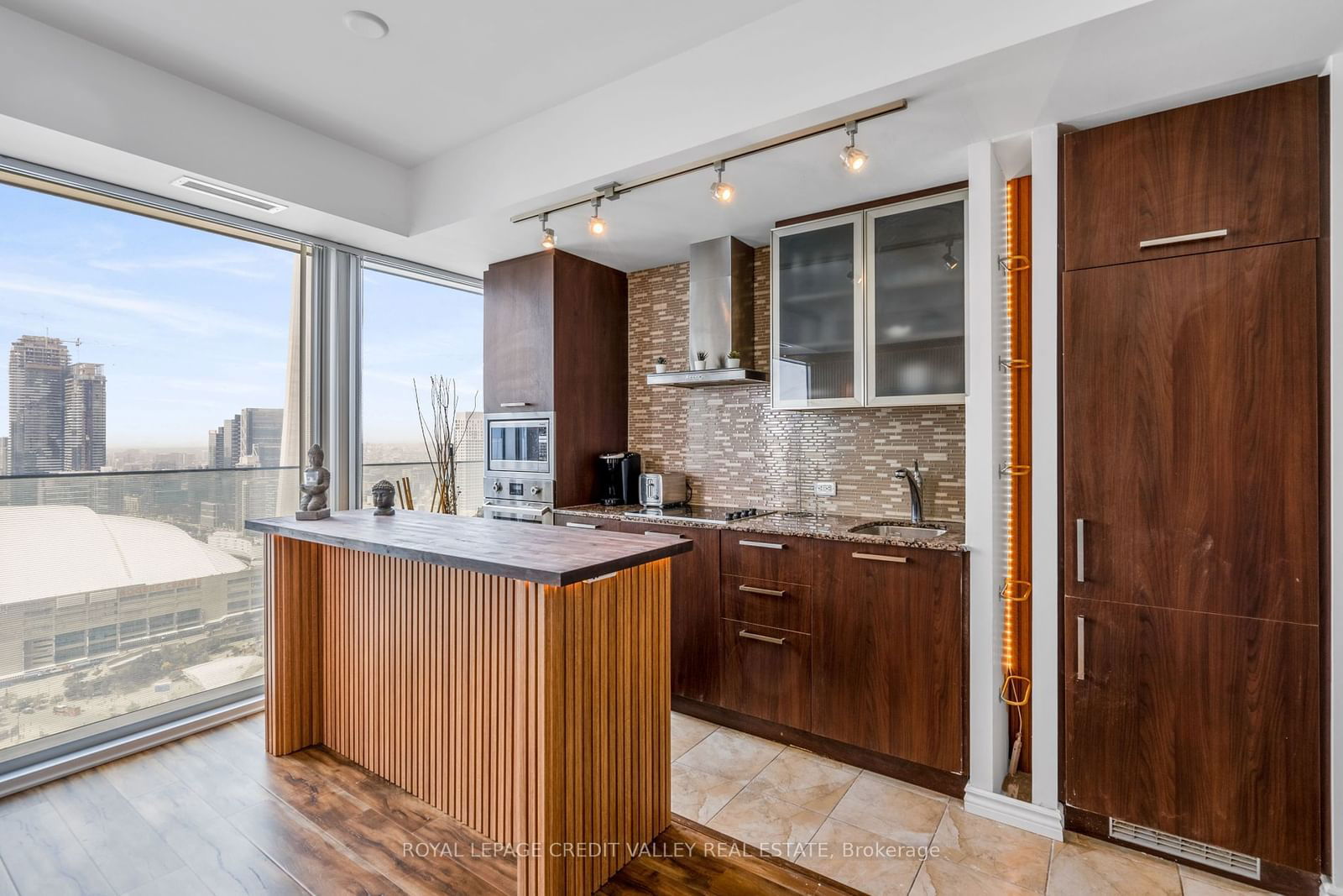 14 York St, unit 4207 for sale