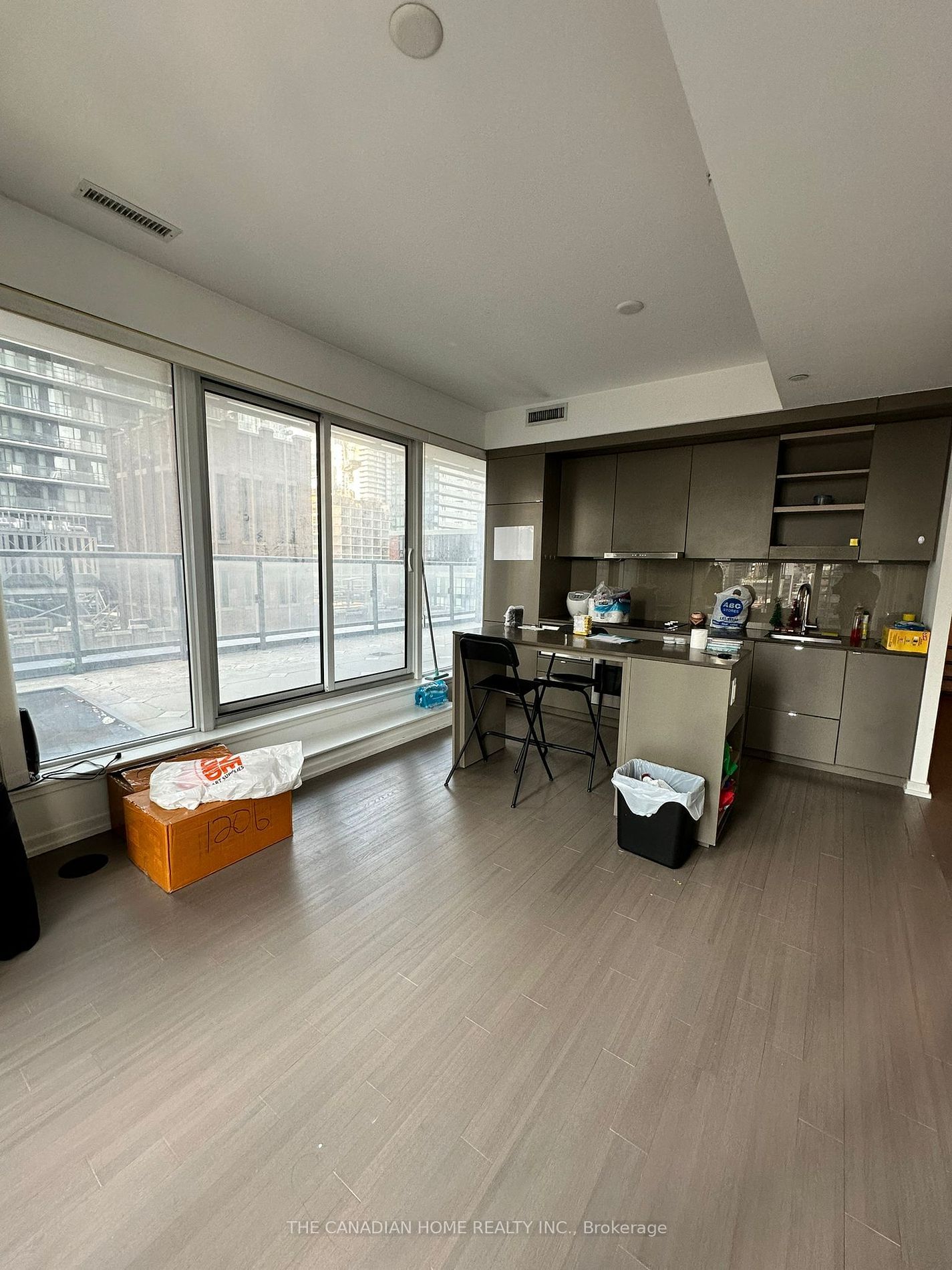 101 Peter St, unit 1206 for rent - image #2