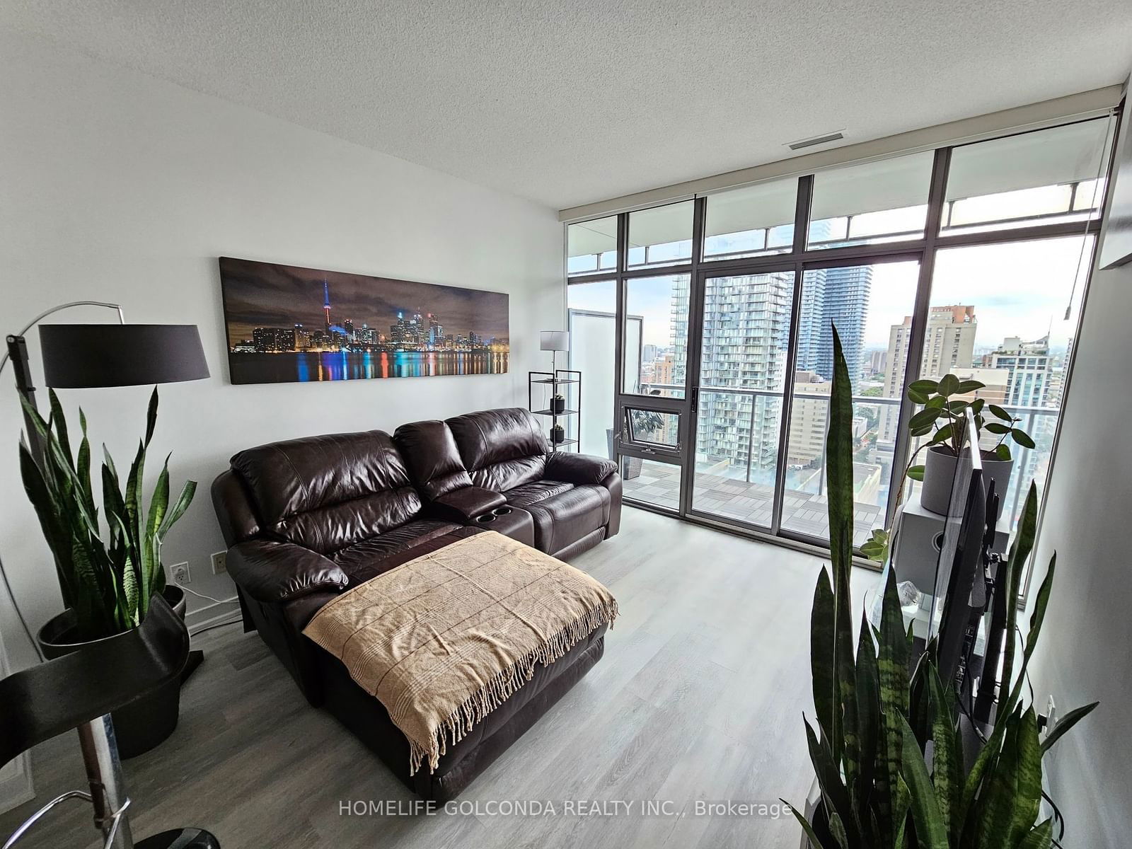 33 Charles St E, unit 2308 for sale - image #5