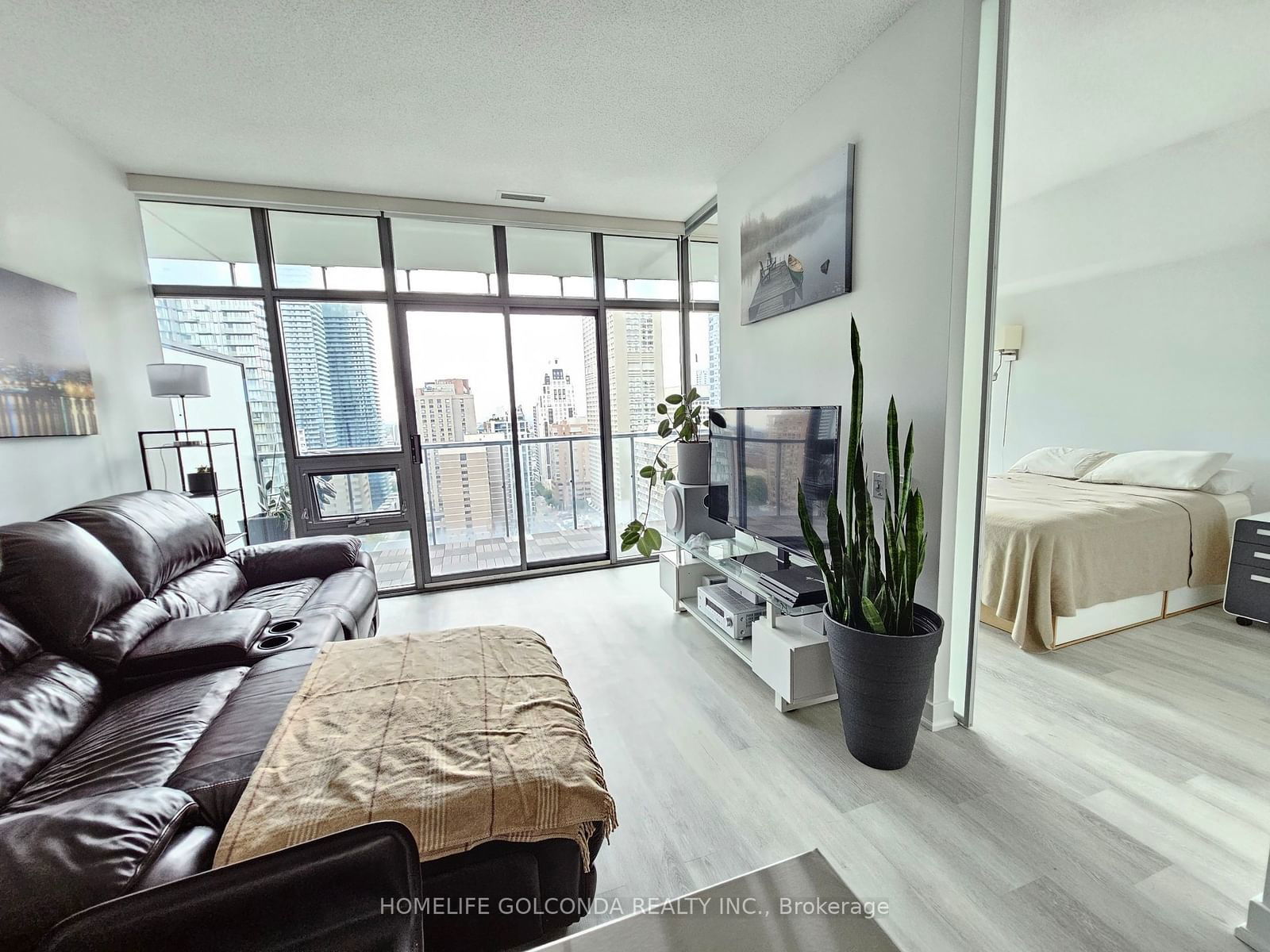 33 Charles St E, unit 2308 for sale - image #7