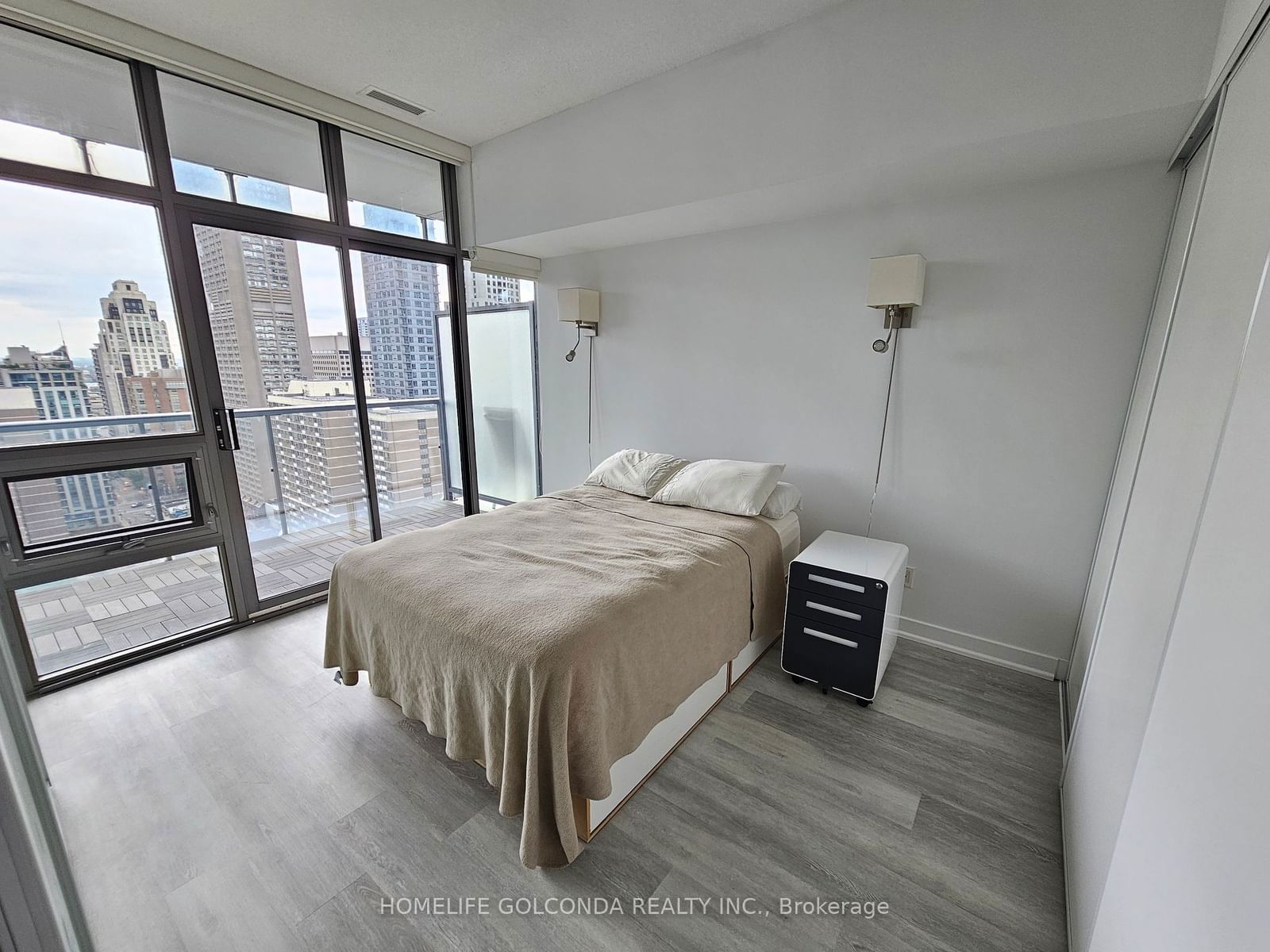 33 Charles St E, unit 2308 for sale - image #8