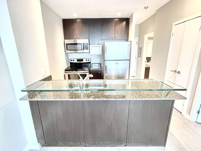 208 Queens Quay W, unit 314 for rent