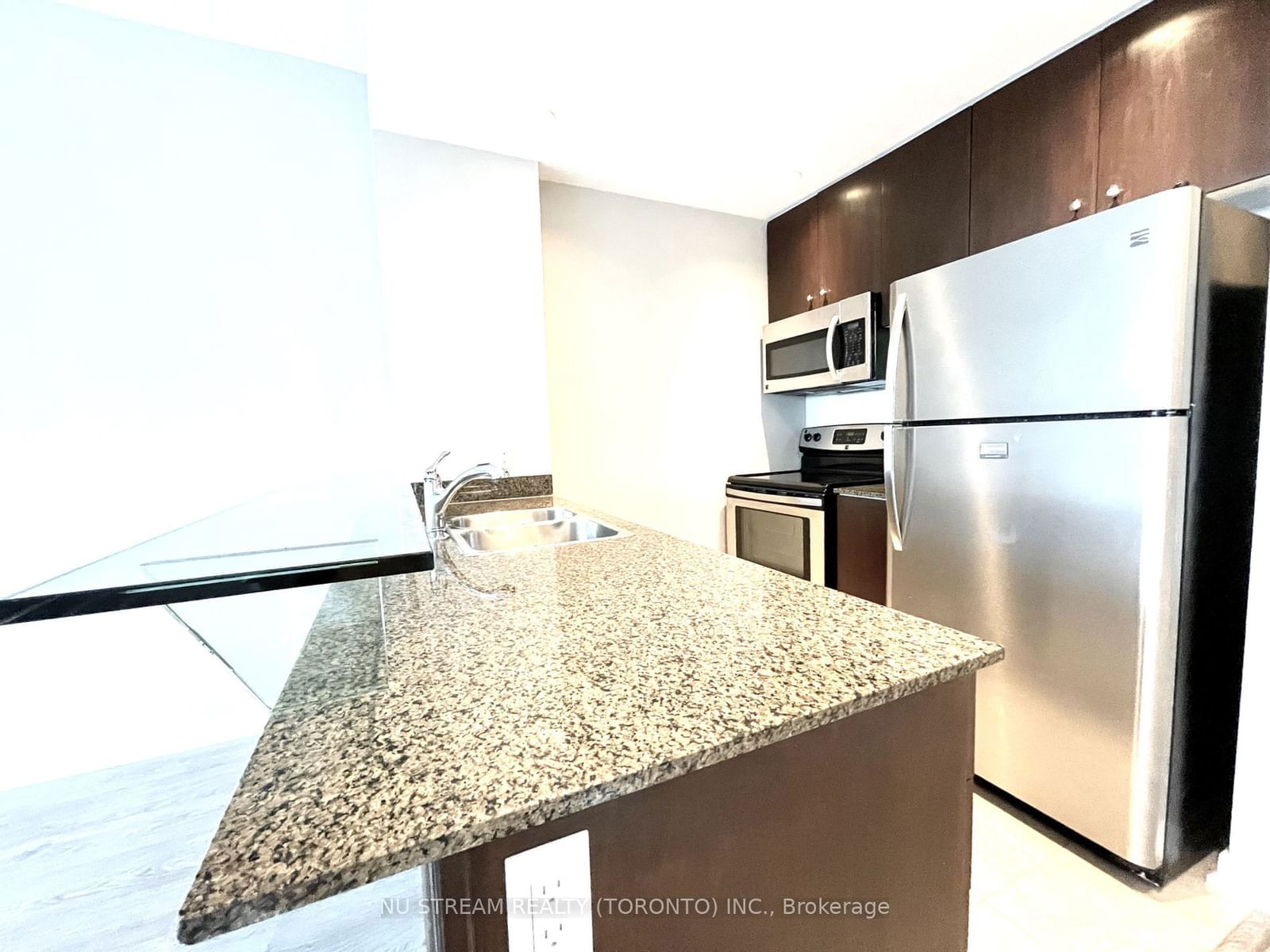 208 Queens Quay W, unit 314 for rent