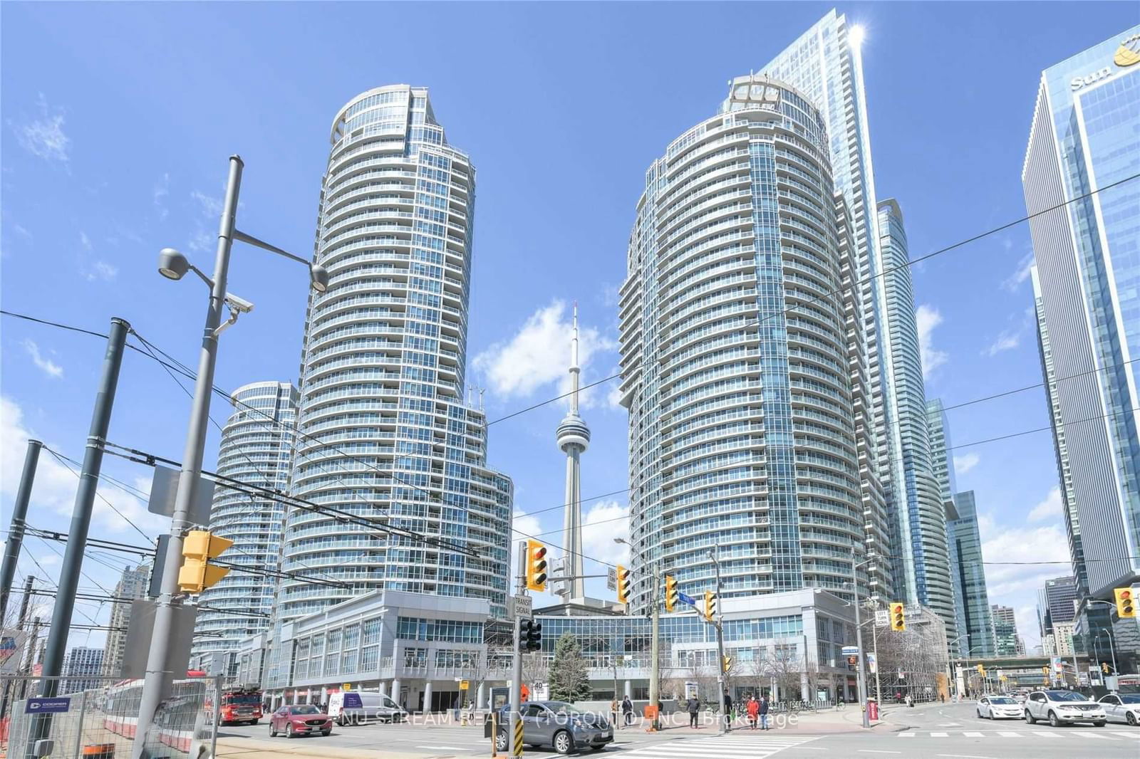 208 Queens Quay W, unit 314 for rent