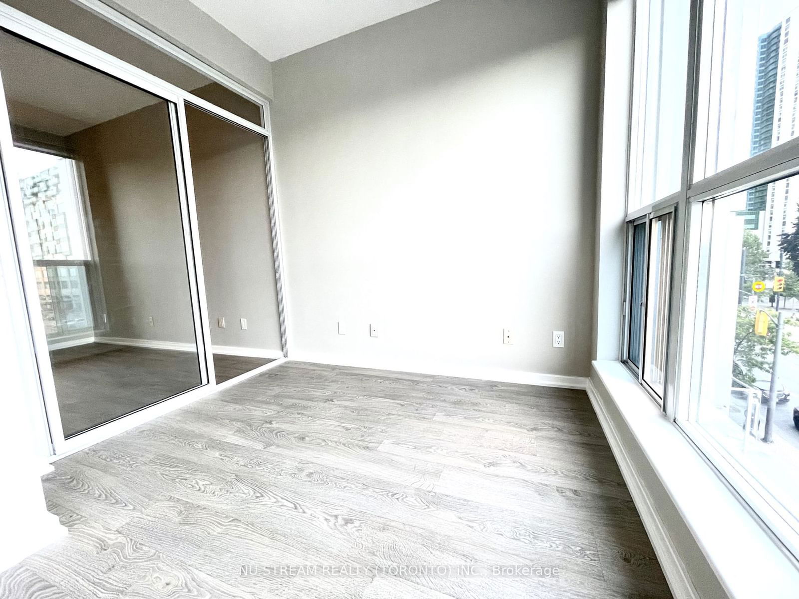 208 Queens Quay W, unit 314 for rent