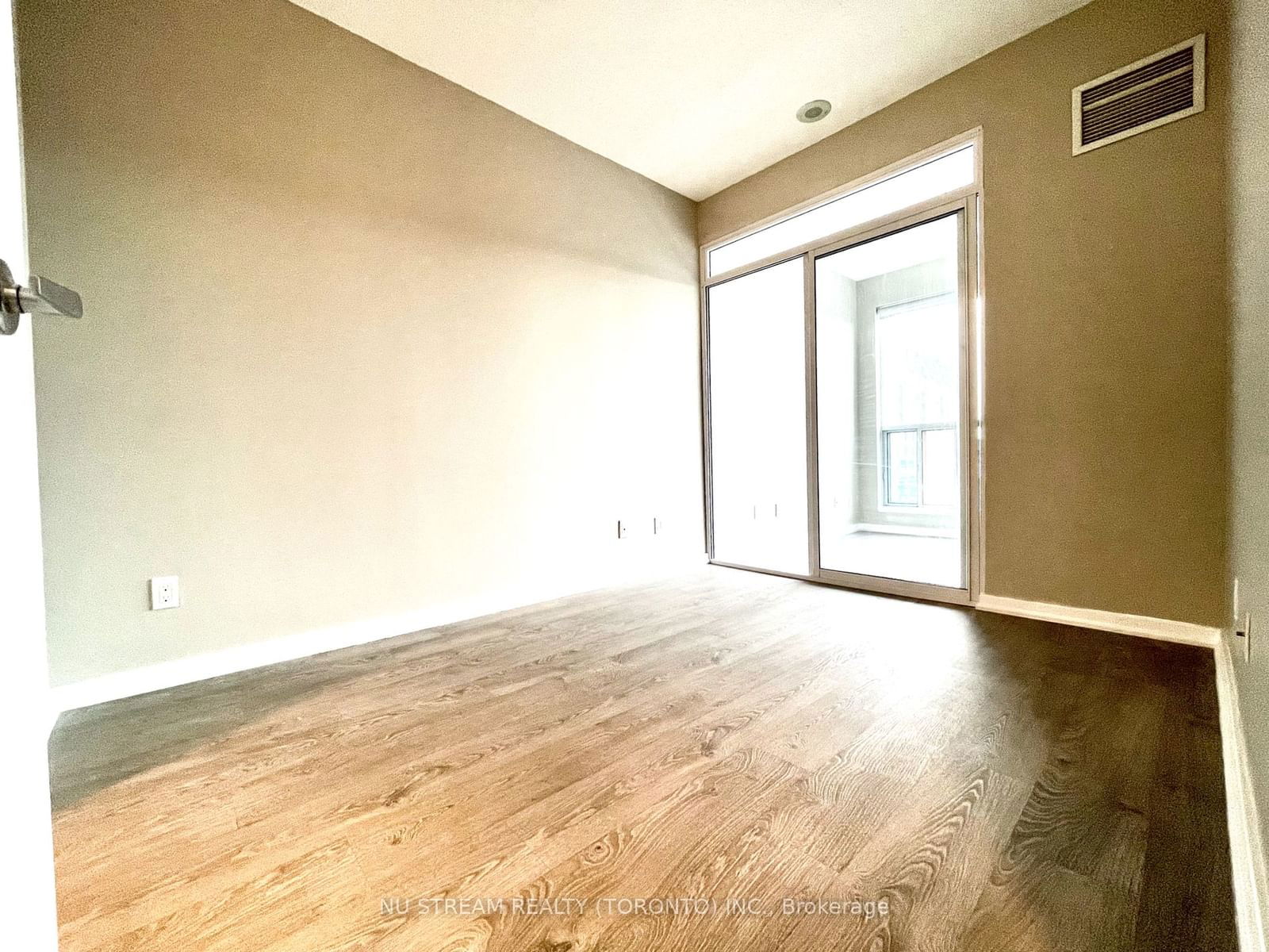 208 Queens Quay W, unit 314 for rent