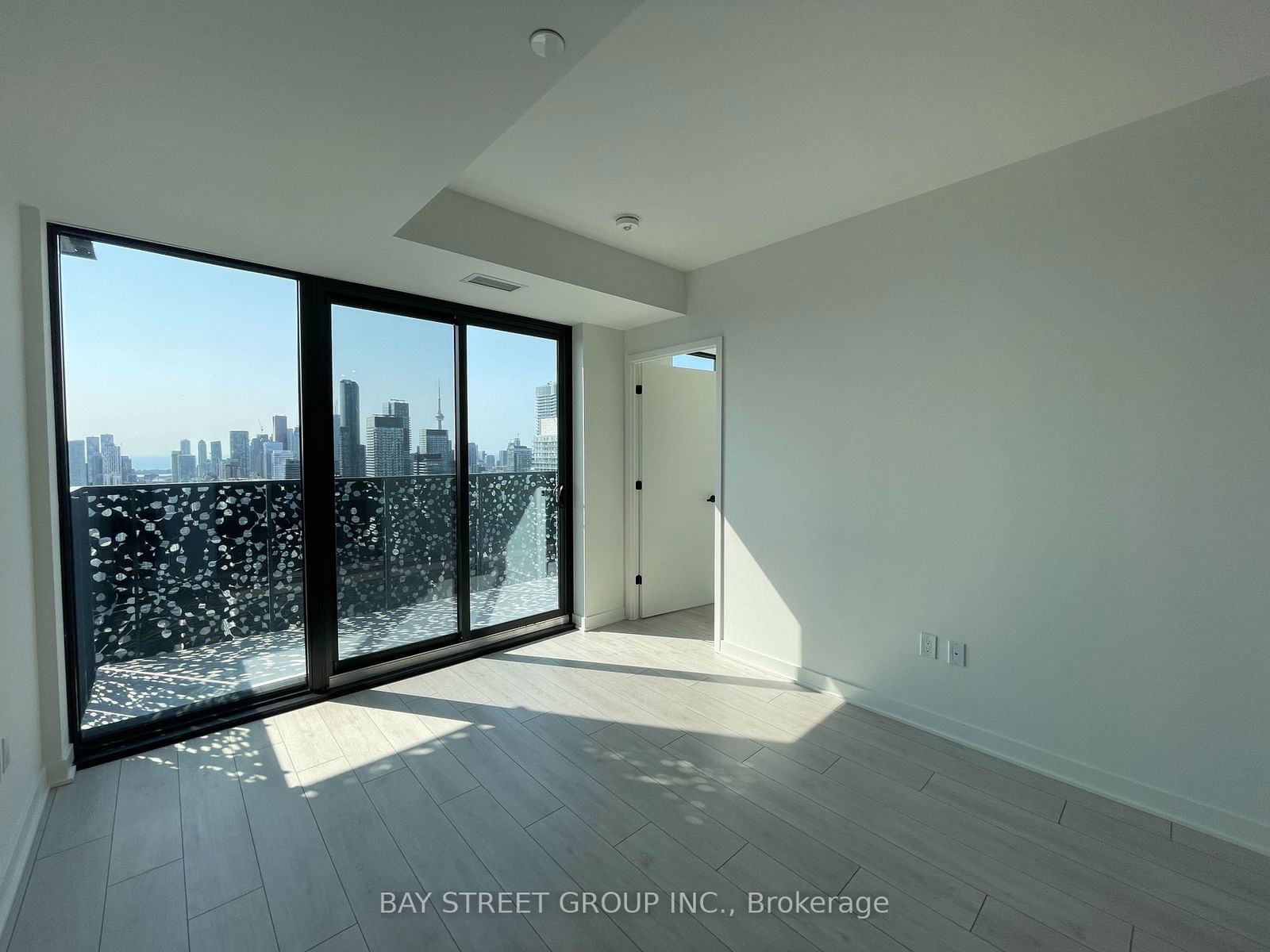 55 Charles St E, unit 4104 for rent