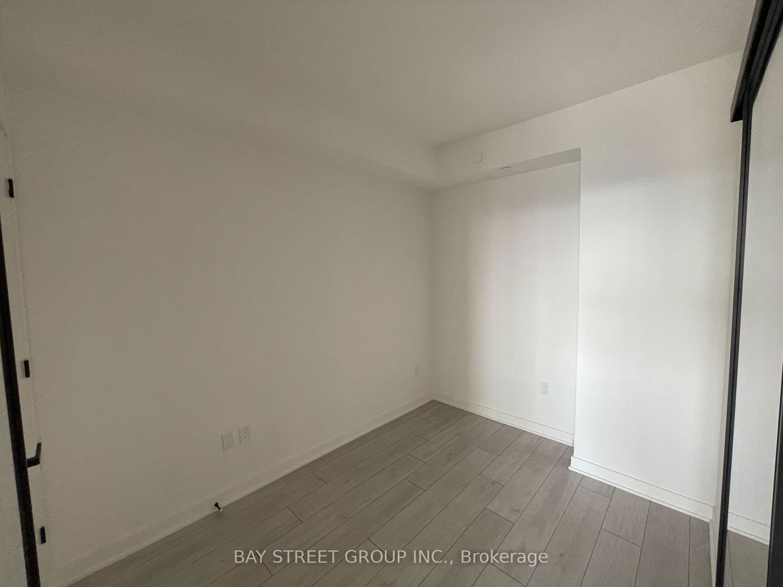 55 Charles St E, unit 4104 for rent