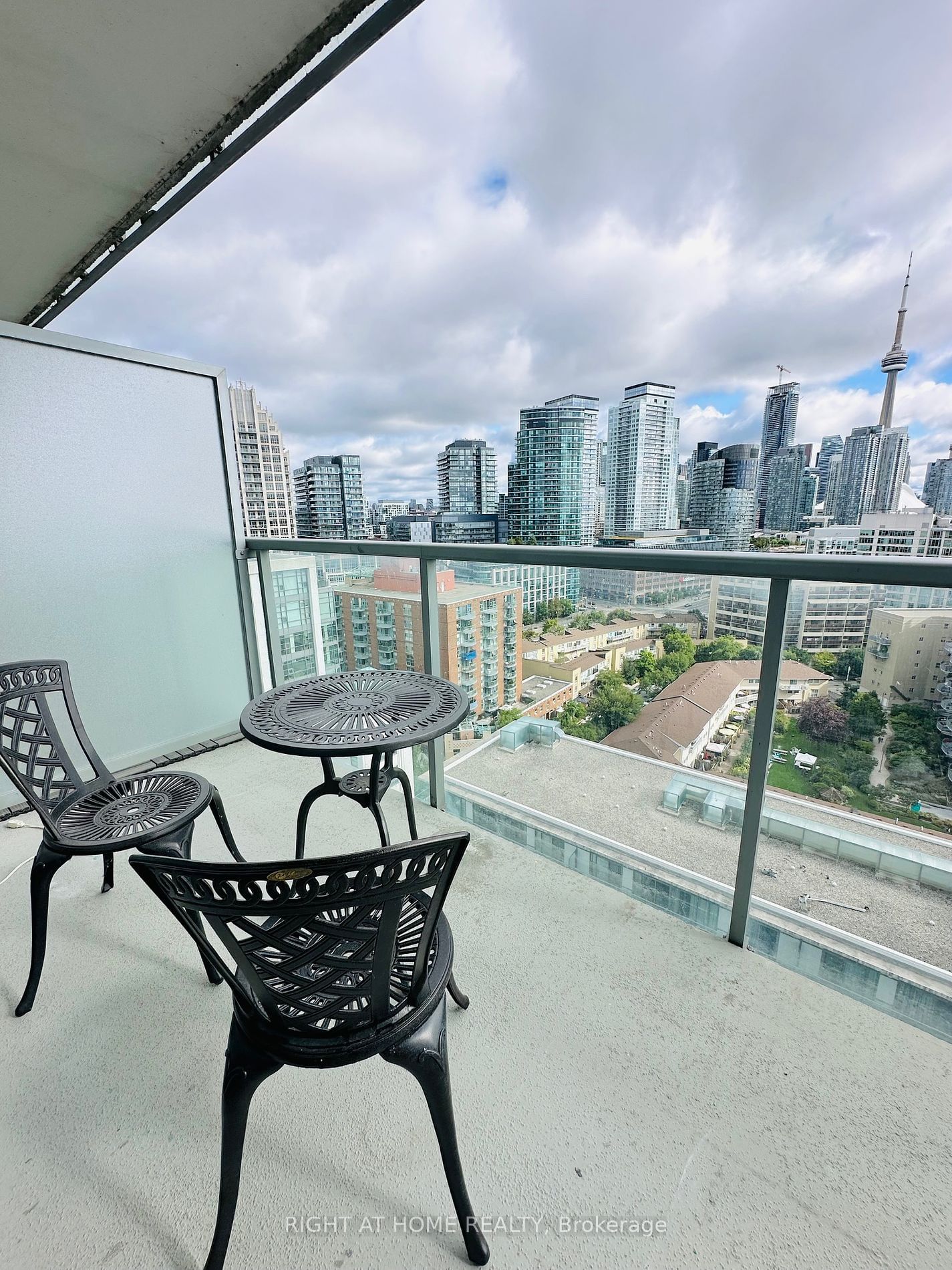 90 Stadium Rd, unit 1809 for rent - image #2