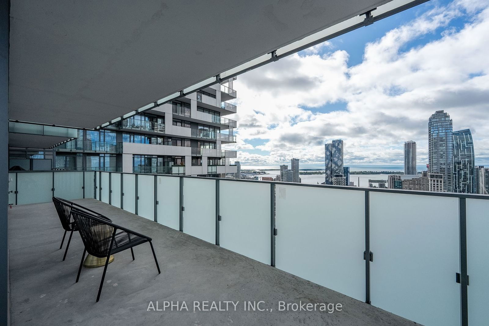 20 Lombard St, unit 3907 for sale - image #28