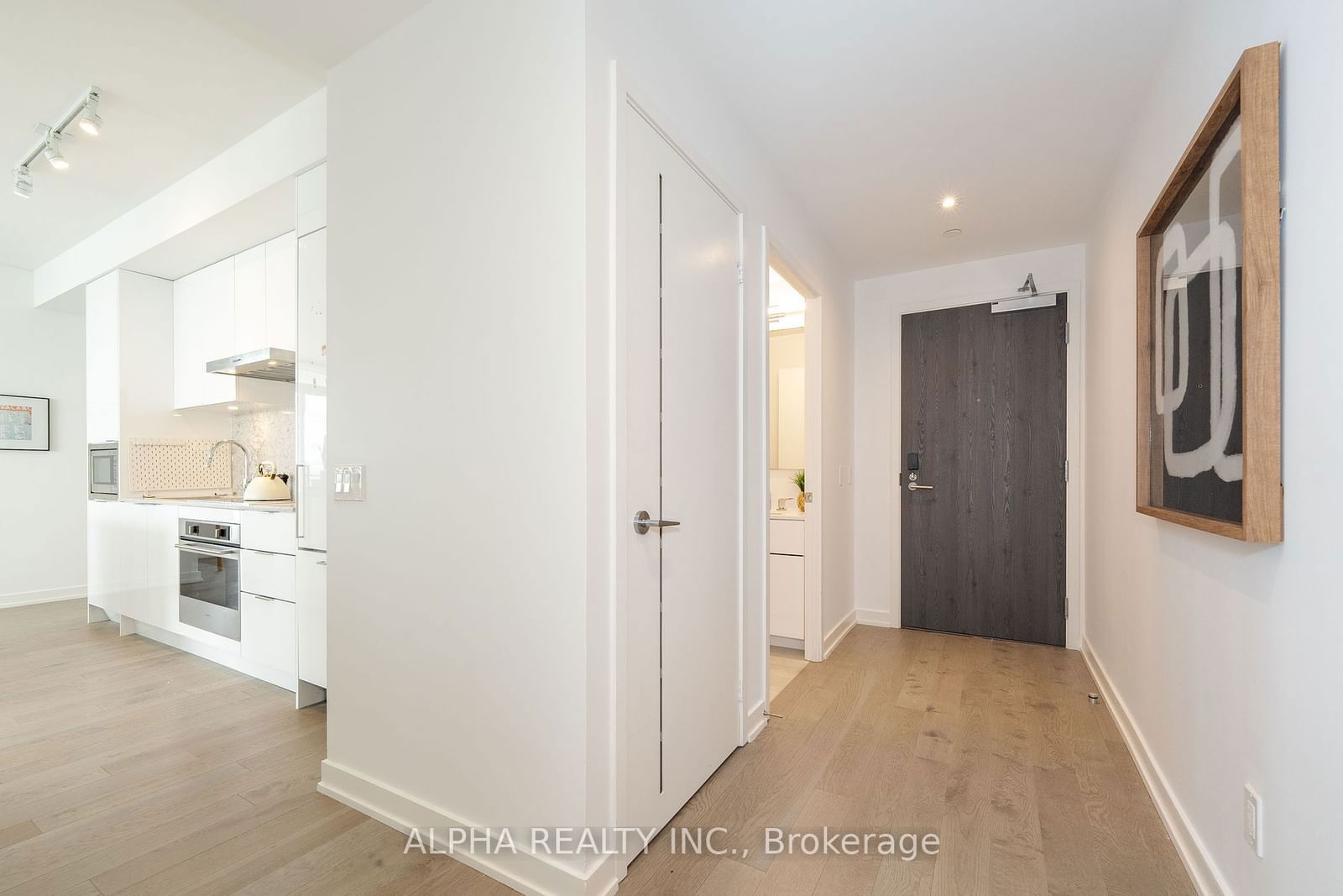 20 Lombard St, unit 3907 for sale - image #9