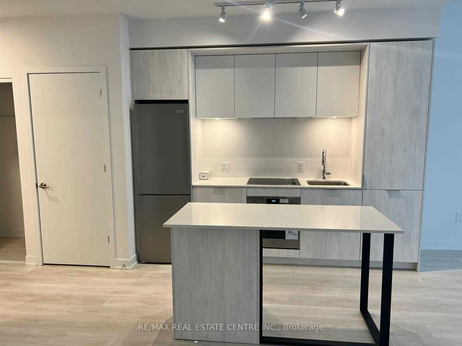 130 River St, unit 202 for rent - image #3