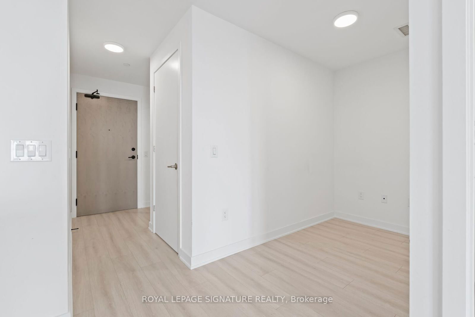 130 River St, unit 2301 for sale - image #3