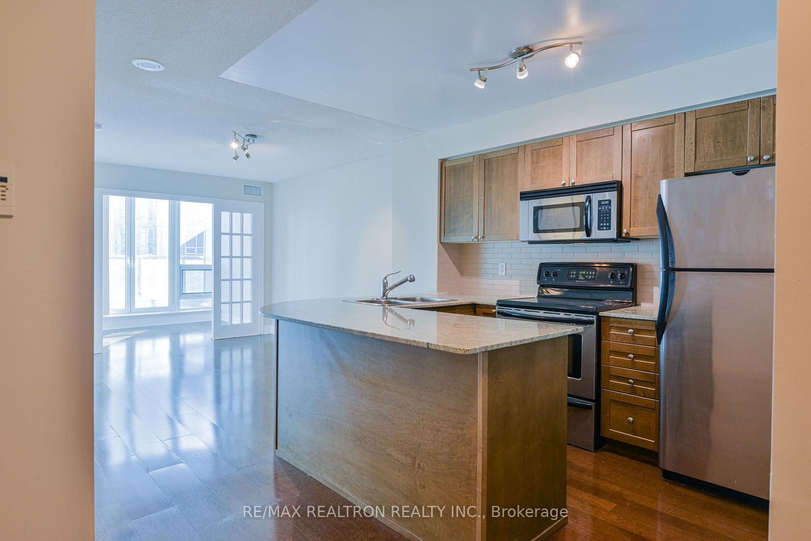 763 Bay St, unit 3206 for rent - image #3