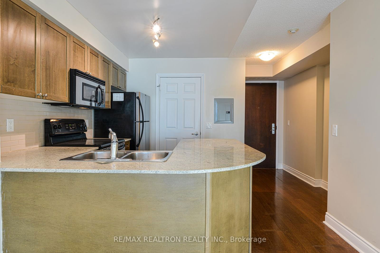 763 Bay St, unit 3206 for rent - image #4