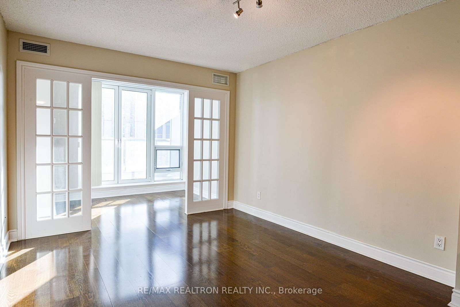 763 Bay St, unit 3206 for rent - image #8