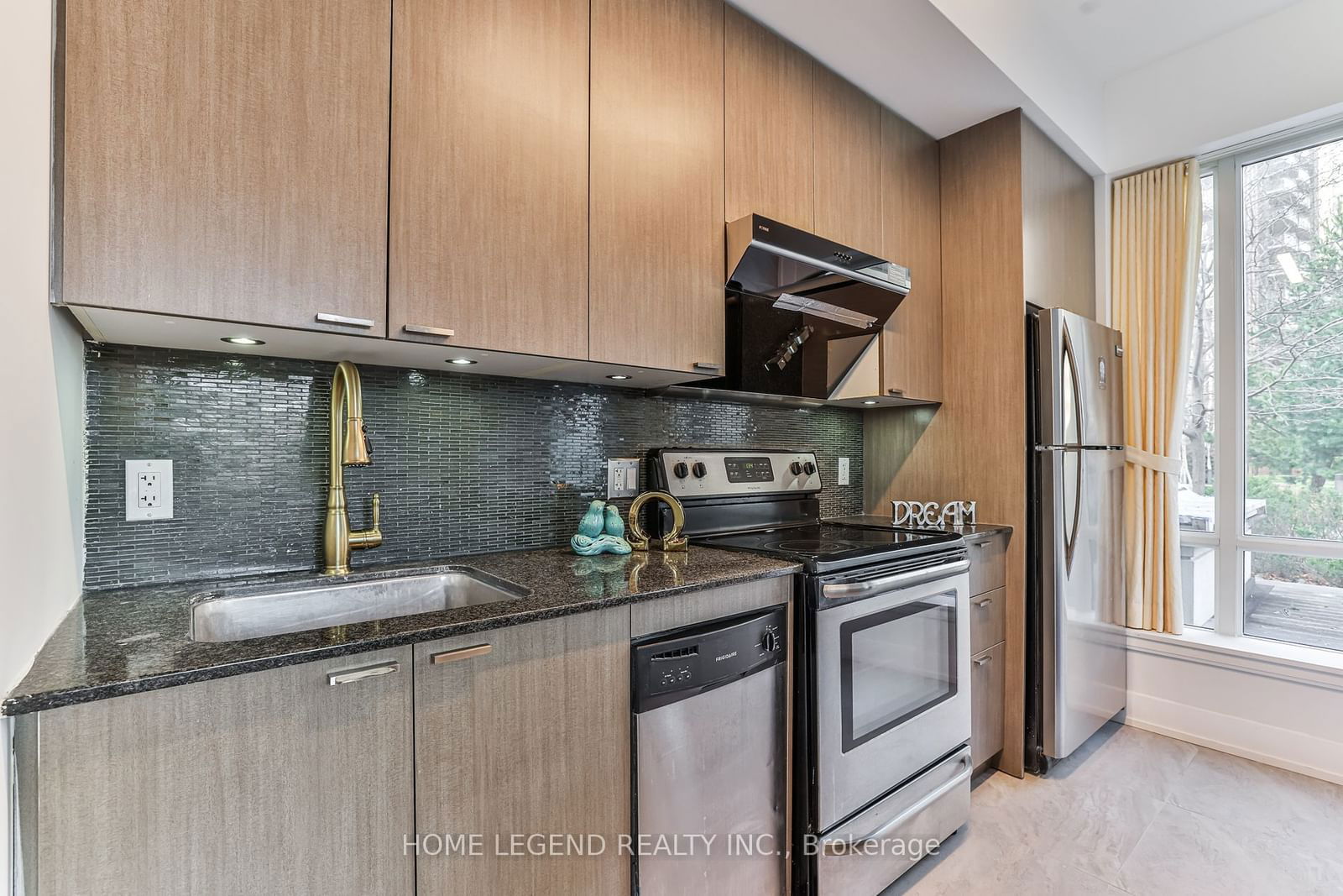 23 Sheppard Ave E, unit Th17 for rent - image #12