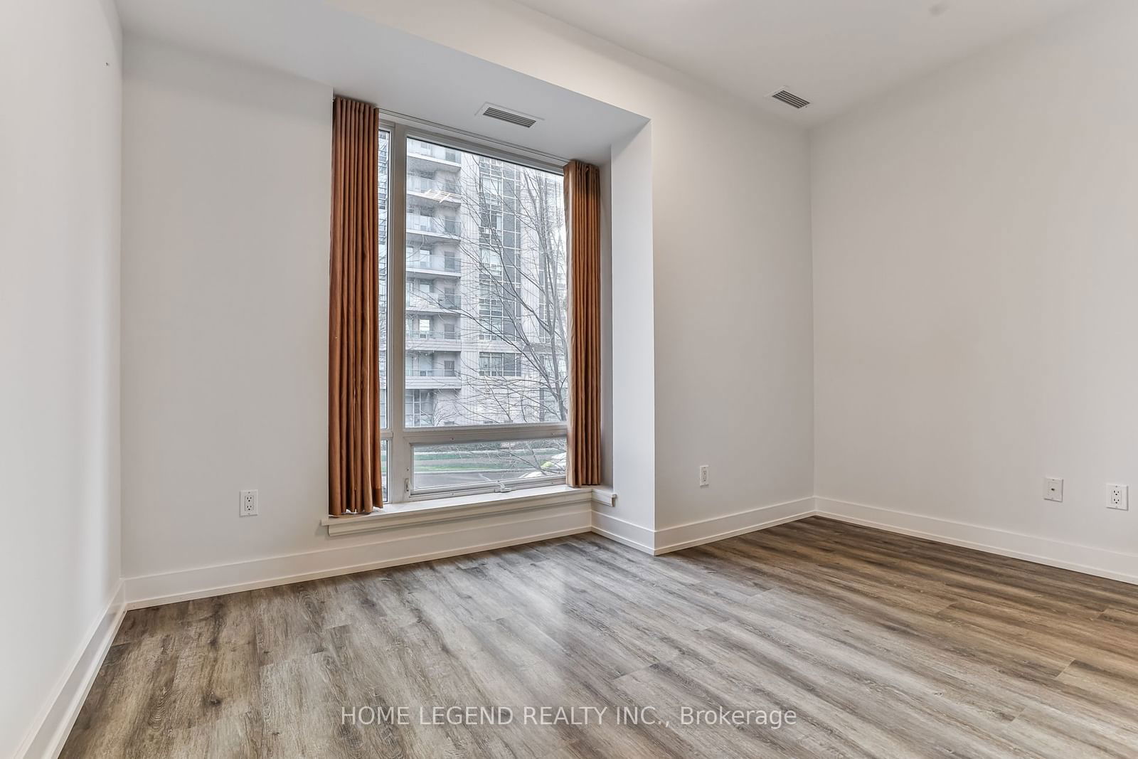 23 Sheppard Ave E, unit Th17 for rent