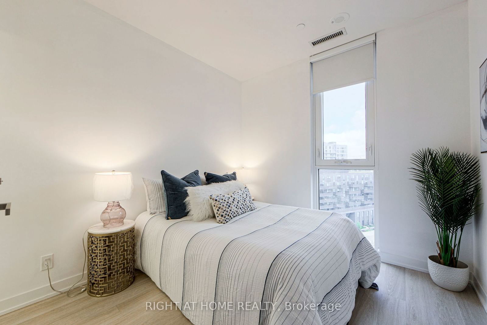 30 Tretti Way, unit 1027 for sale - image #9