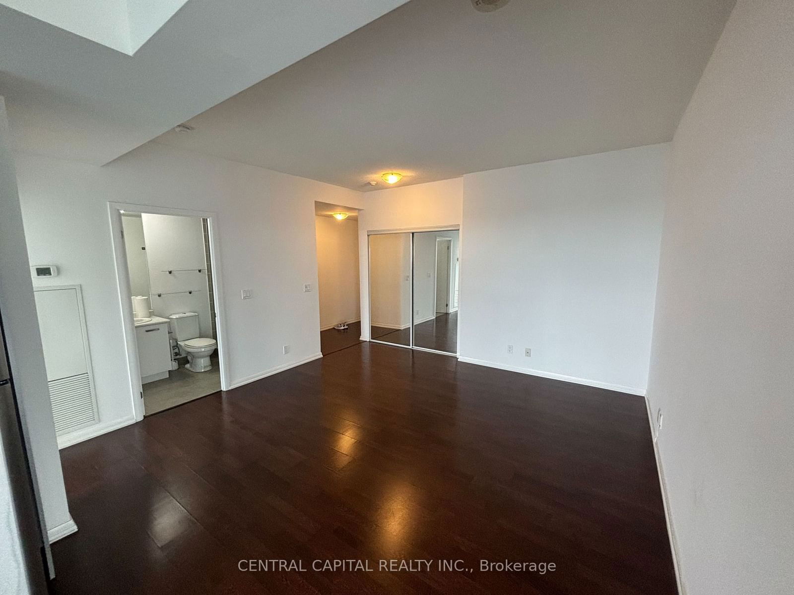 832 Bay St, unit 4805 for sale - image #5