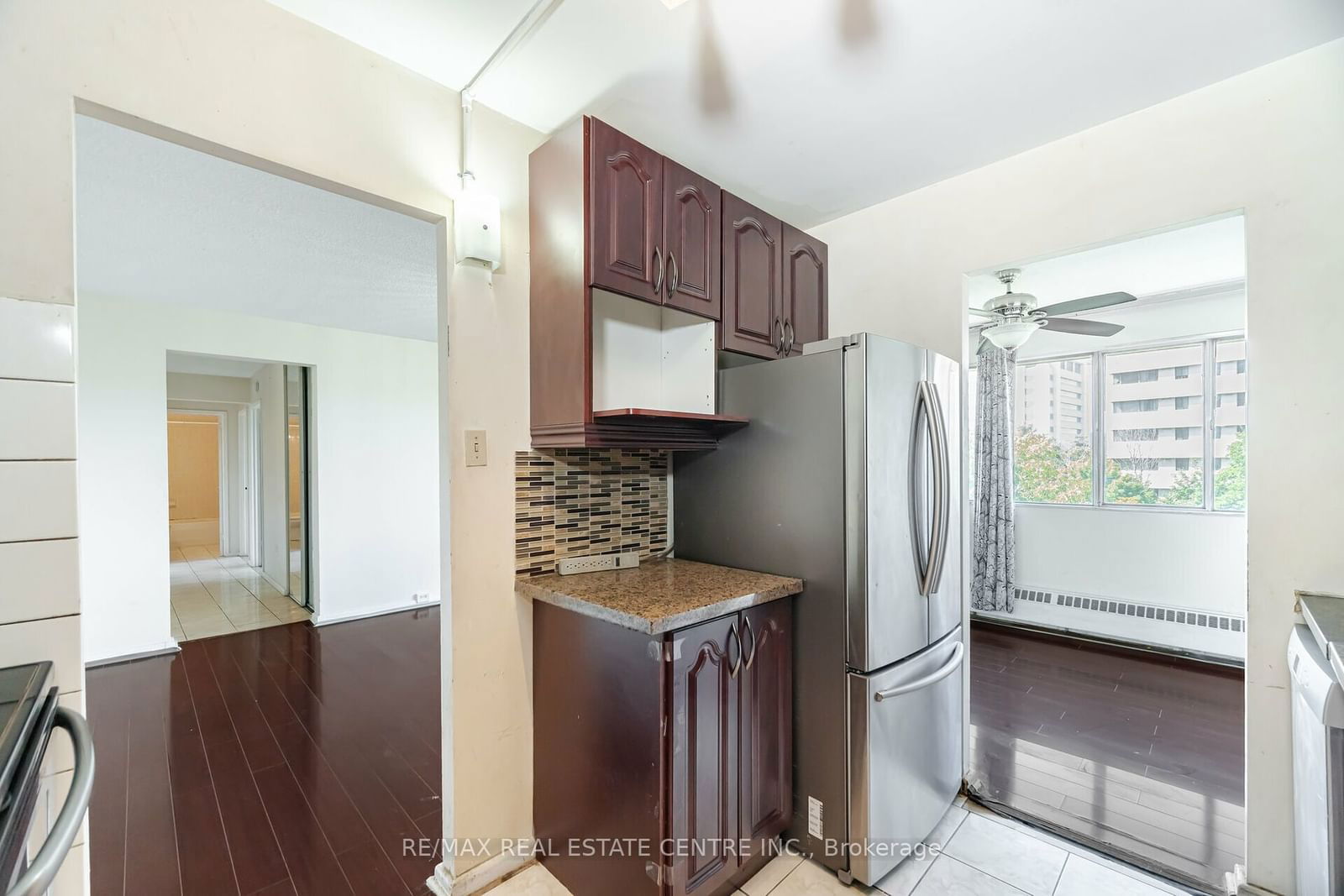 10 SUNNY Glwy, unit 607 for sale - image #19