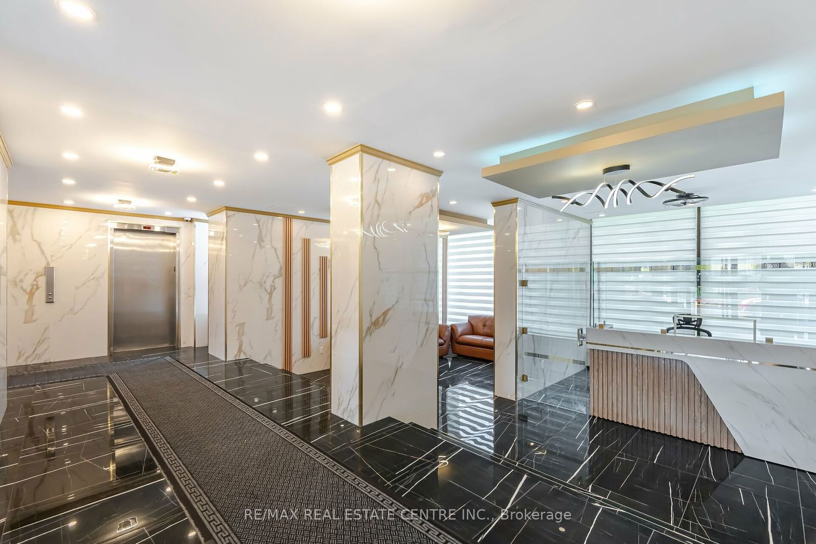 10 SUNNY Glwy, unit 607 for sale - image #3