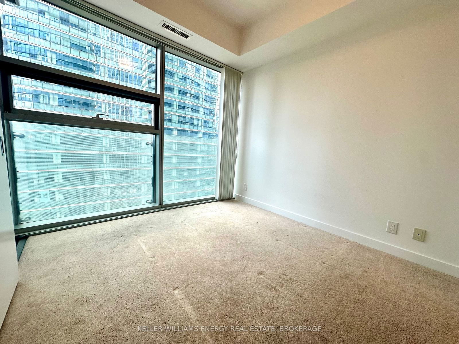 12 York St, unit 1409 for sale - image #13