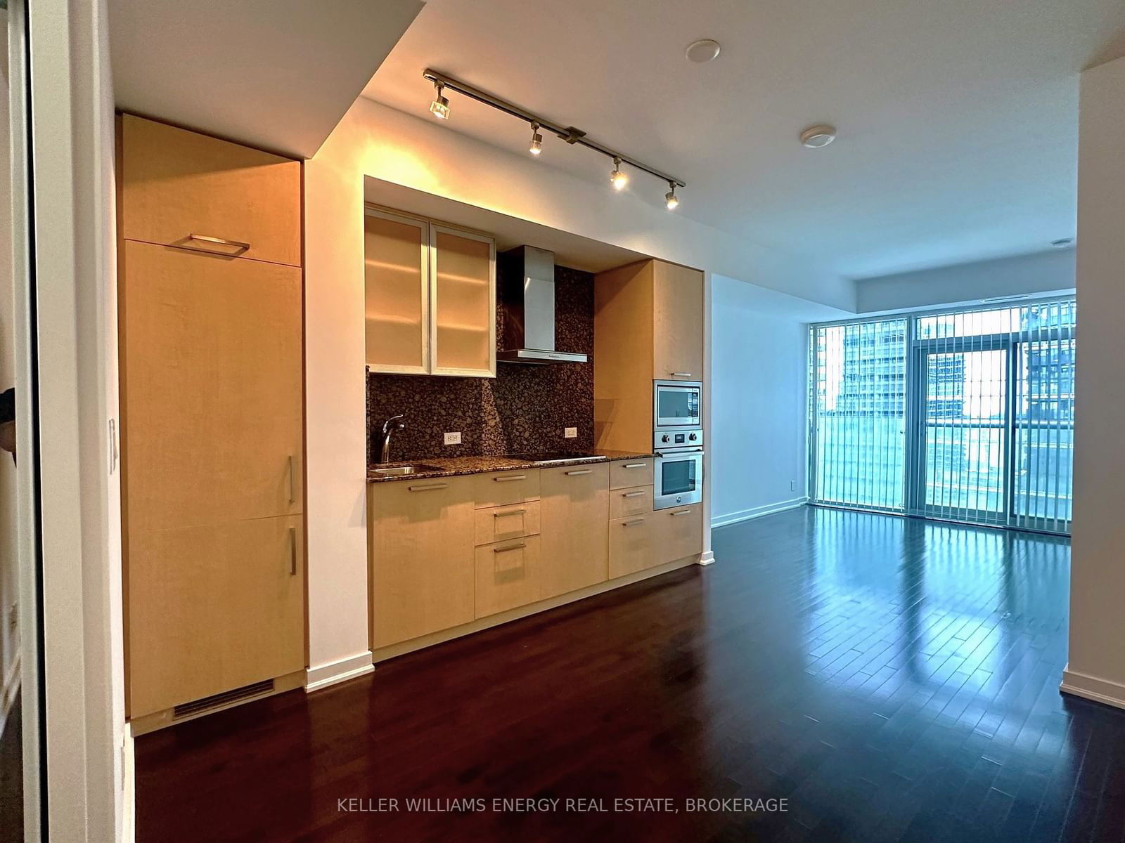 12 York St, unit 1409 for sale - image #7