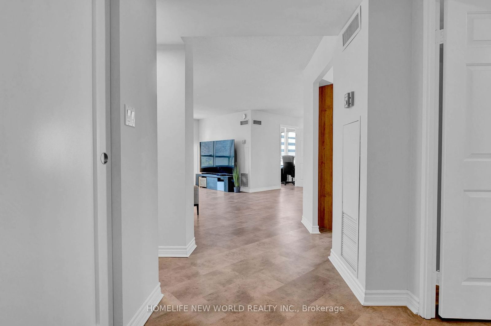 30 Greenfield Ave, unit 514 for sale - image #11