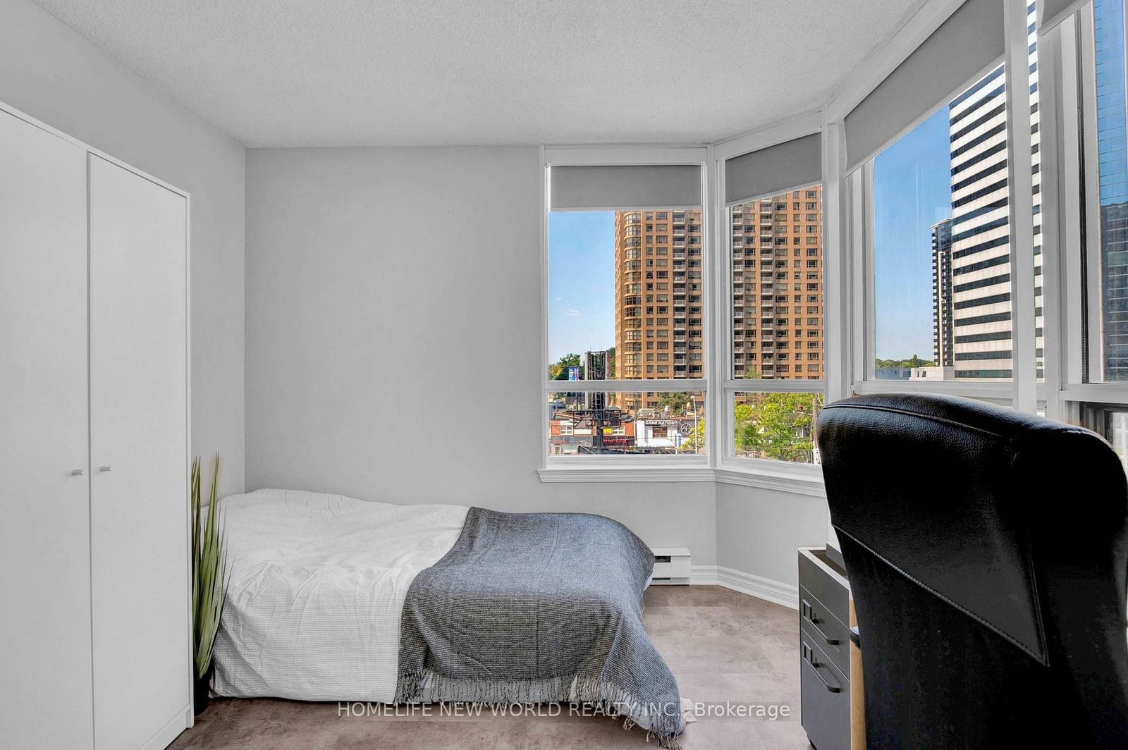 30 Greenfield Ave, unit 514 for sale - image #26