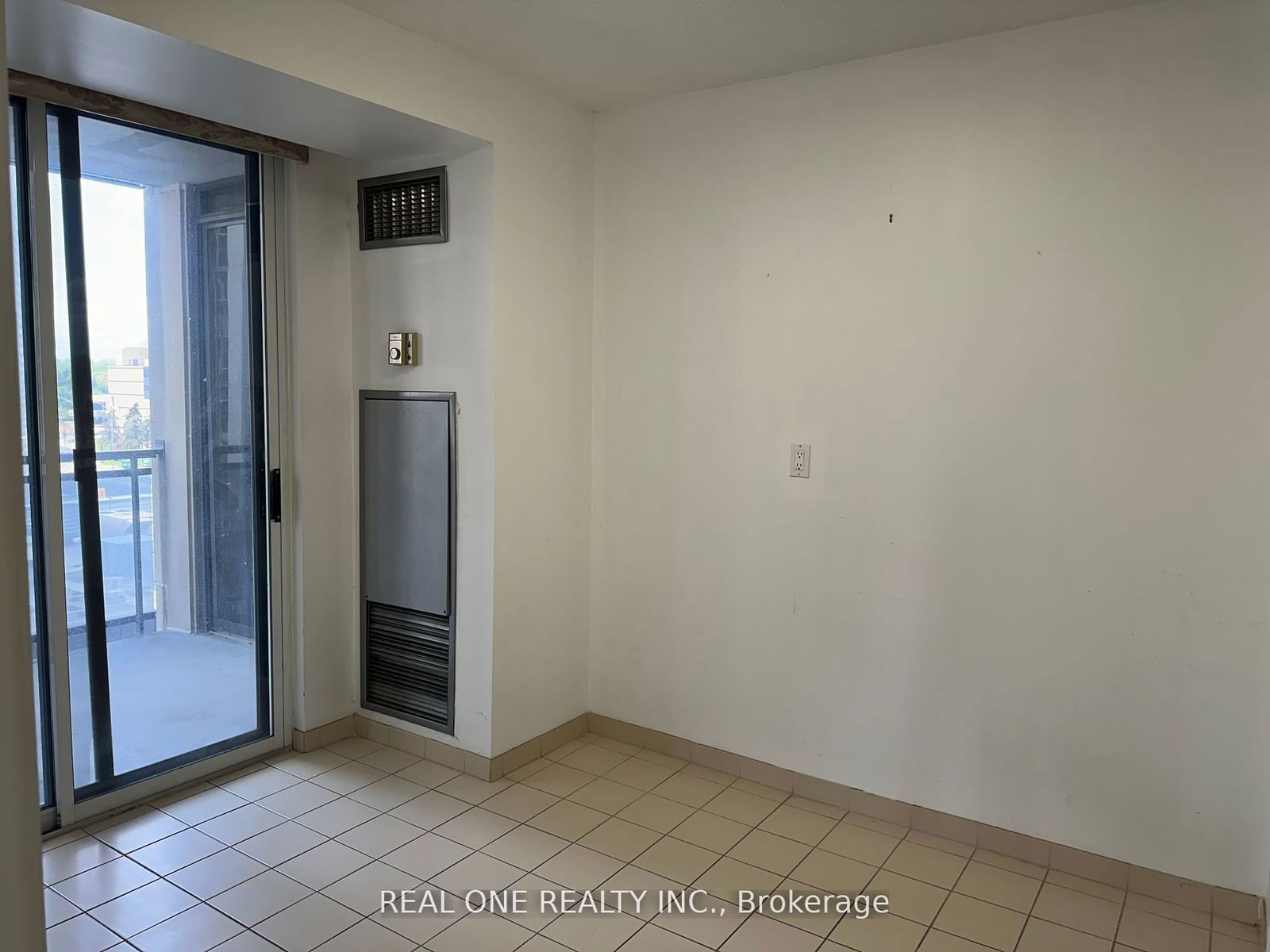 18 Hollywood Ave, unit 705 for rent - image #6