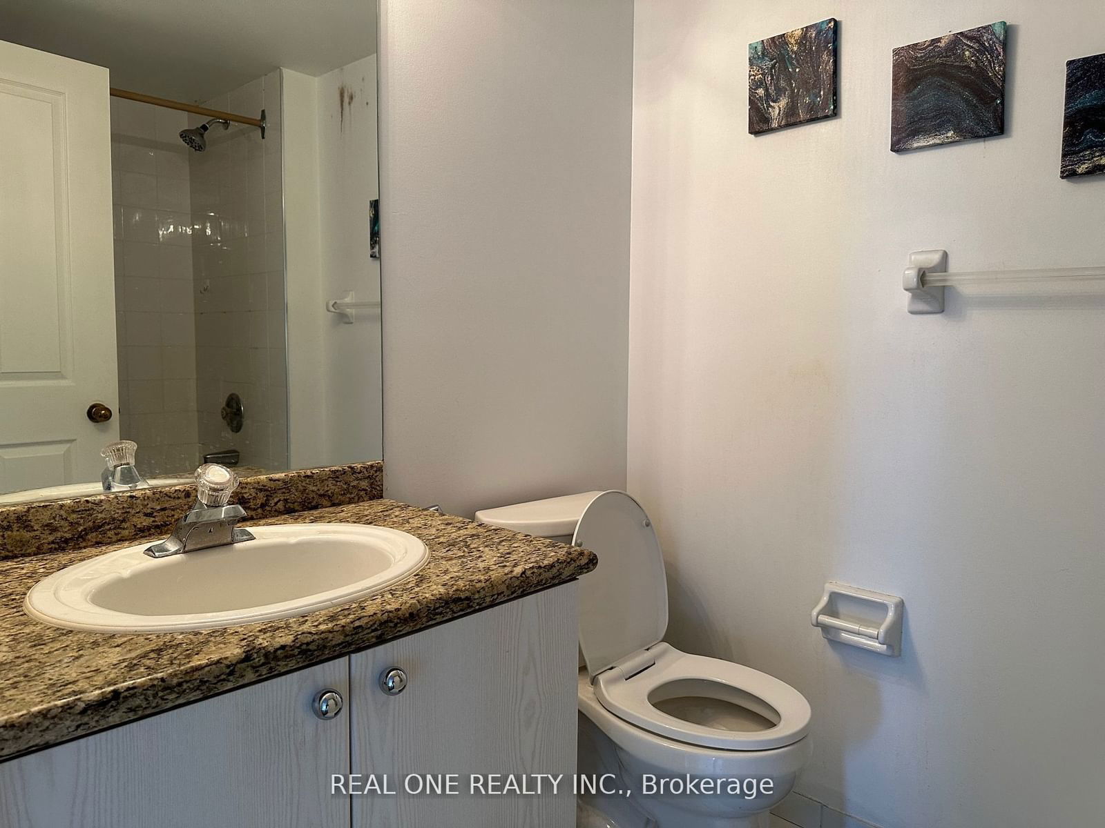 18 Hollywood Ave, unit 705 for rent - image #9