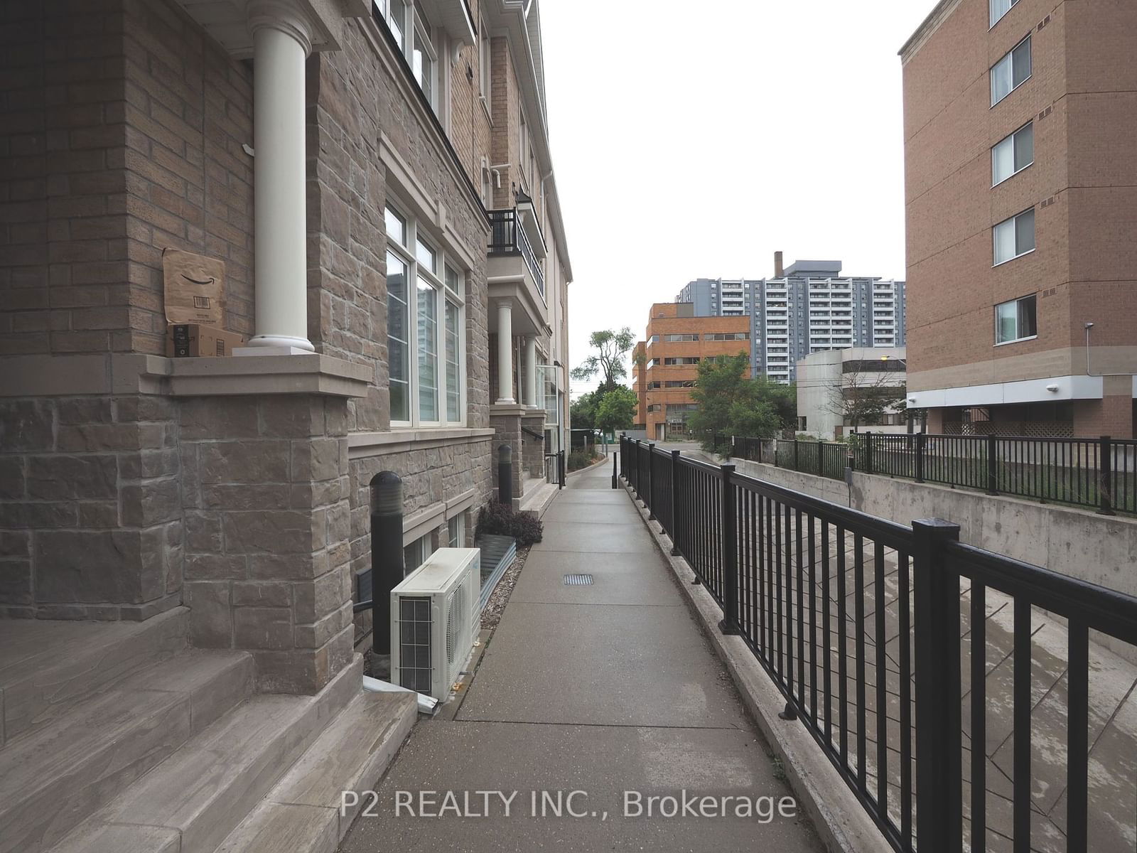 37 Drewry Ave, unit 15 for rent - image #3