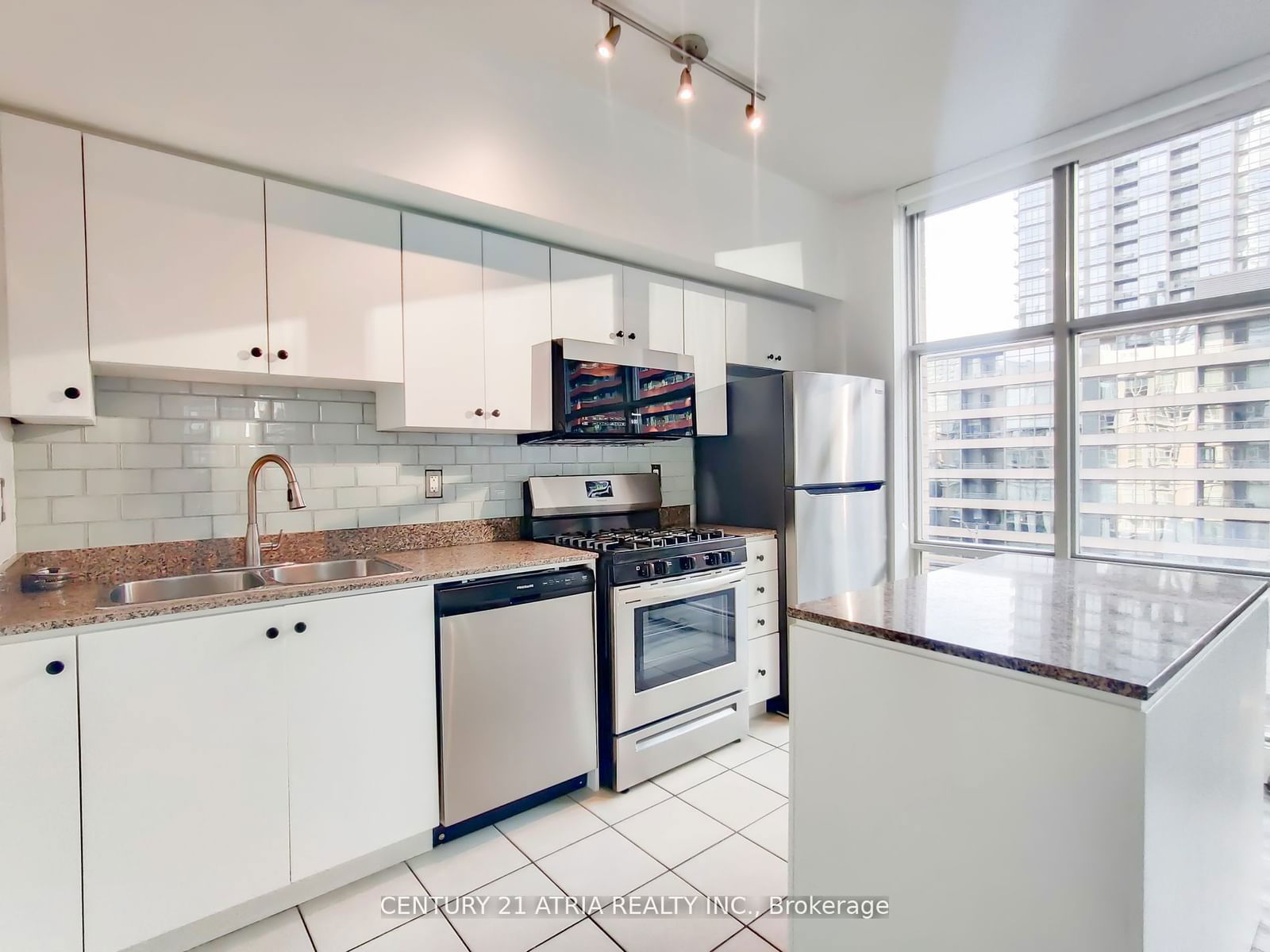 9 Spadina N, unit 511 for sale